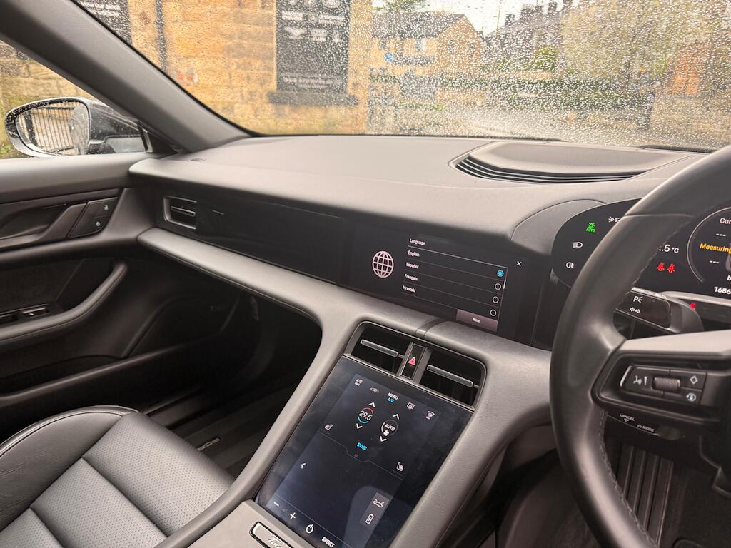 Porsche Taycan - Image 35