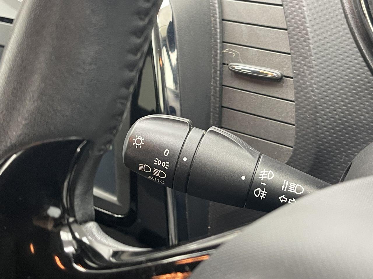 Renault Captur - Image 32