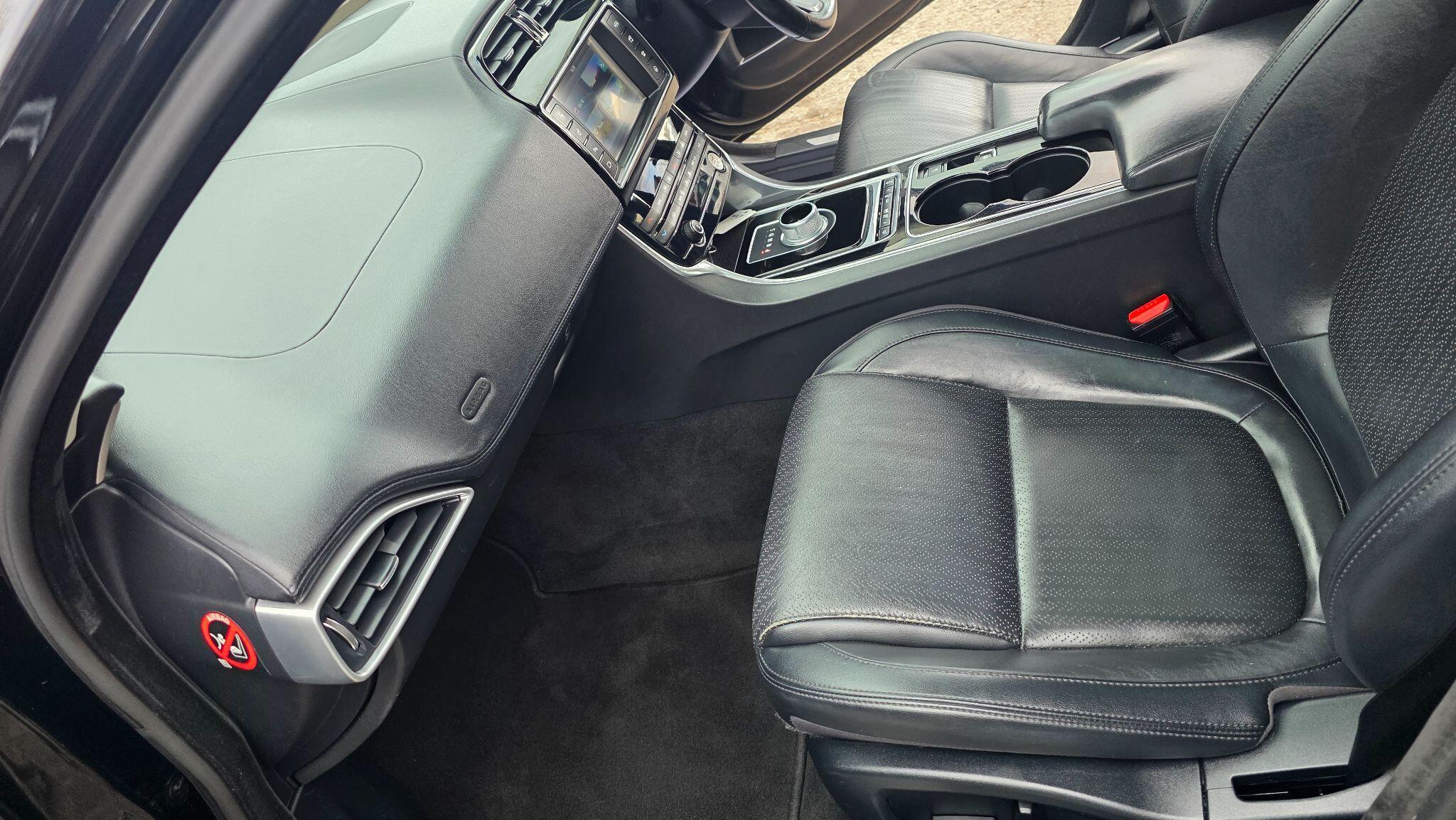 Jaguar XE - Image 39