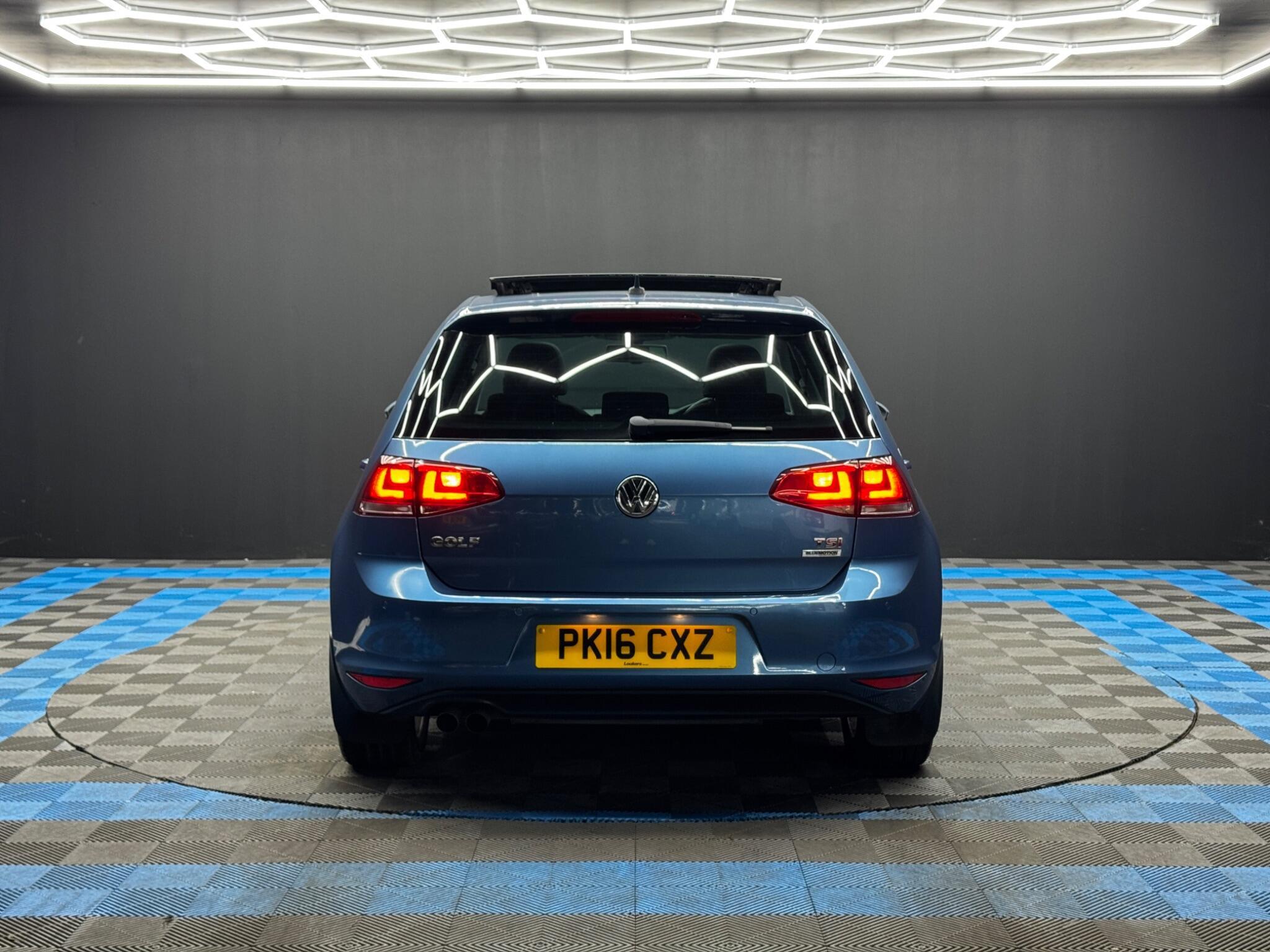 Volkswagen Golf - Image 6