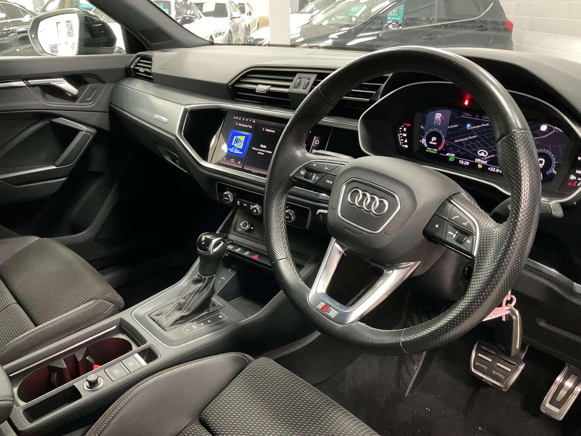 Audi Q3 - Image 20