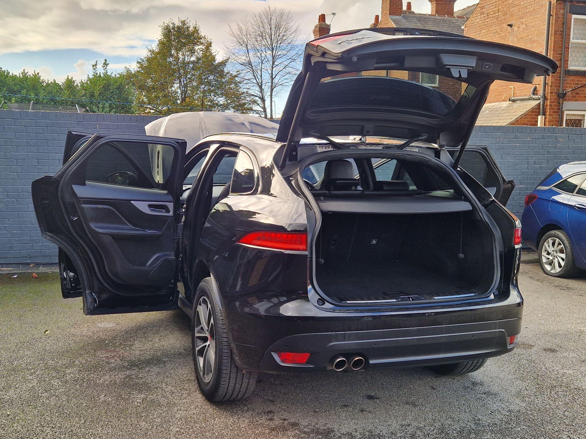 Jaguar F-Pace - Image 18