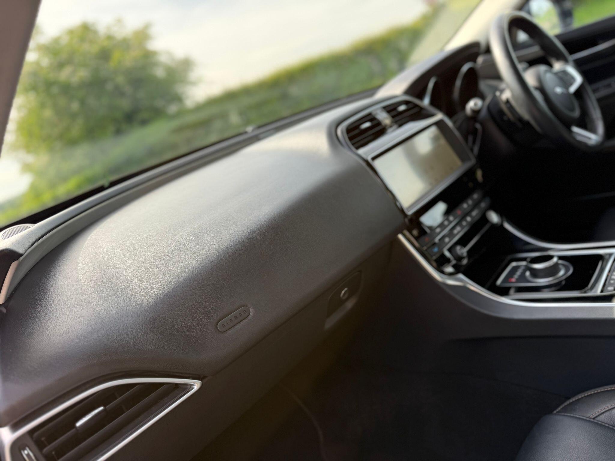 Jaguar XE - Image 21