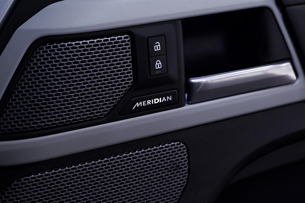 Land Rover Defender 110 - Image 27