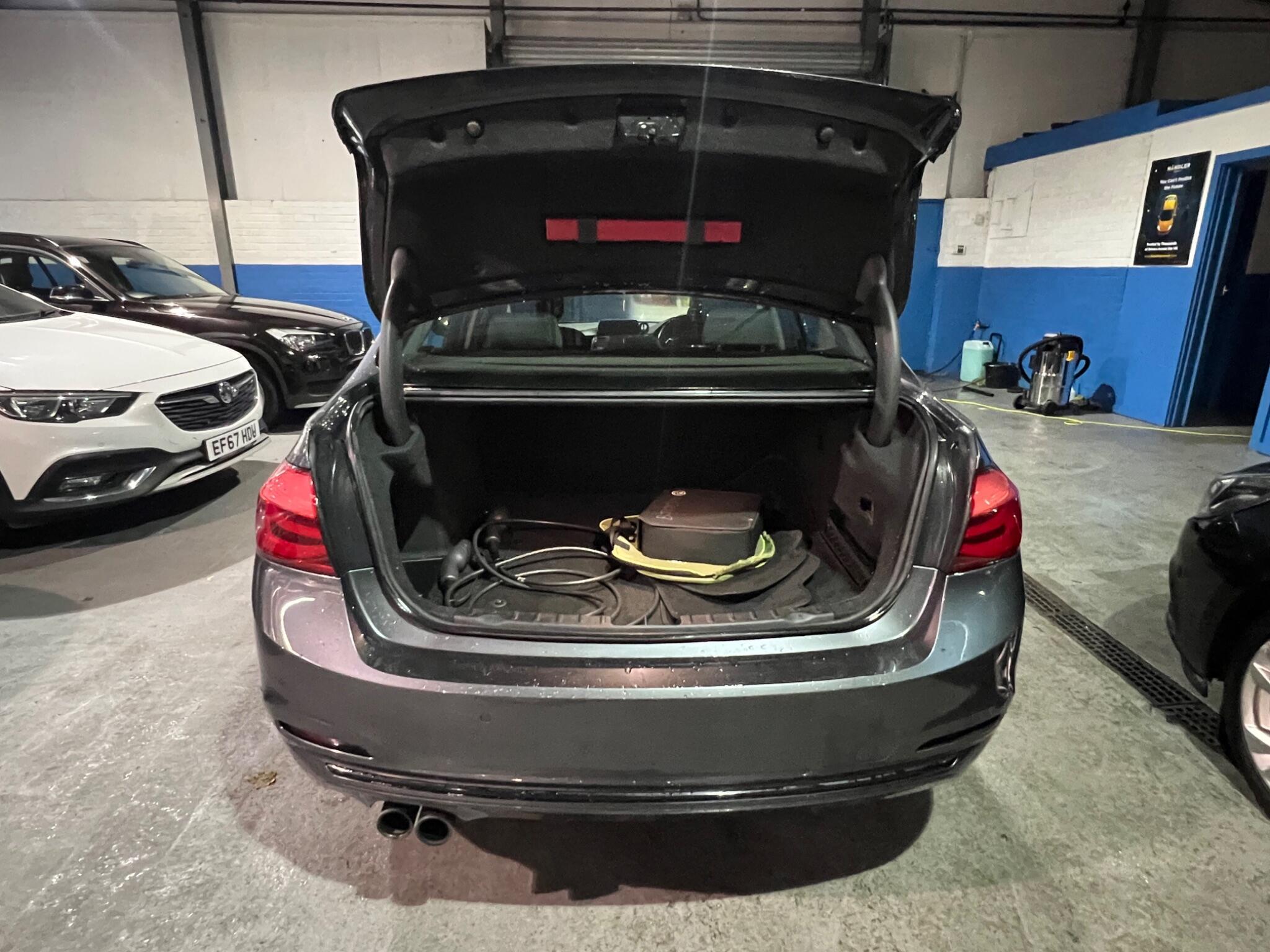 BMW 3 Series - Image 25