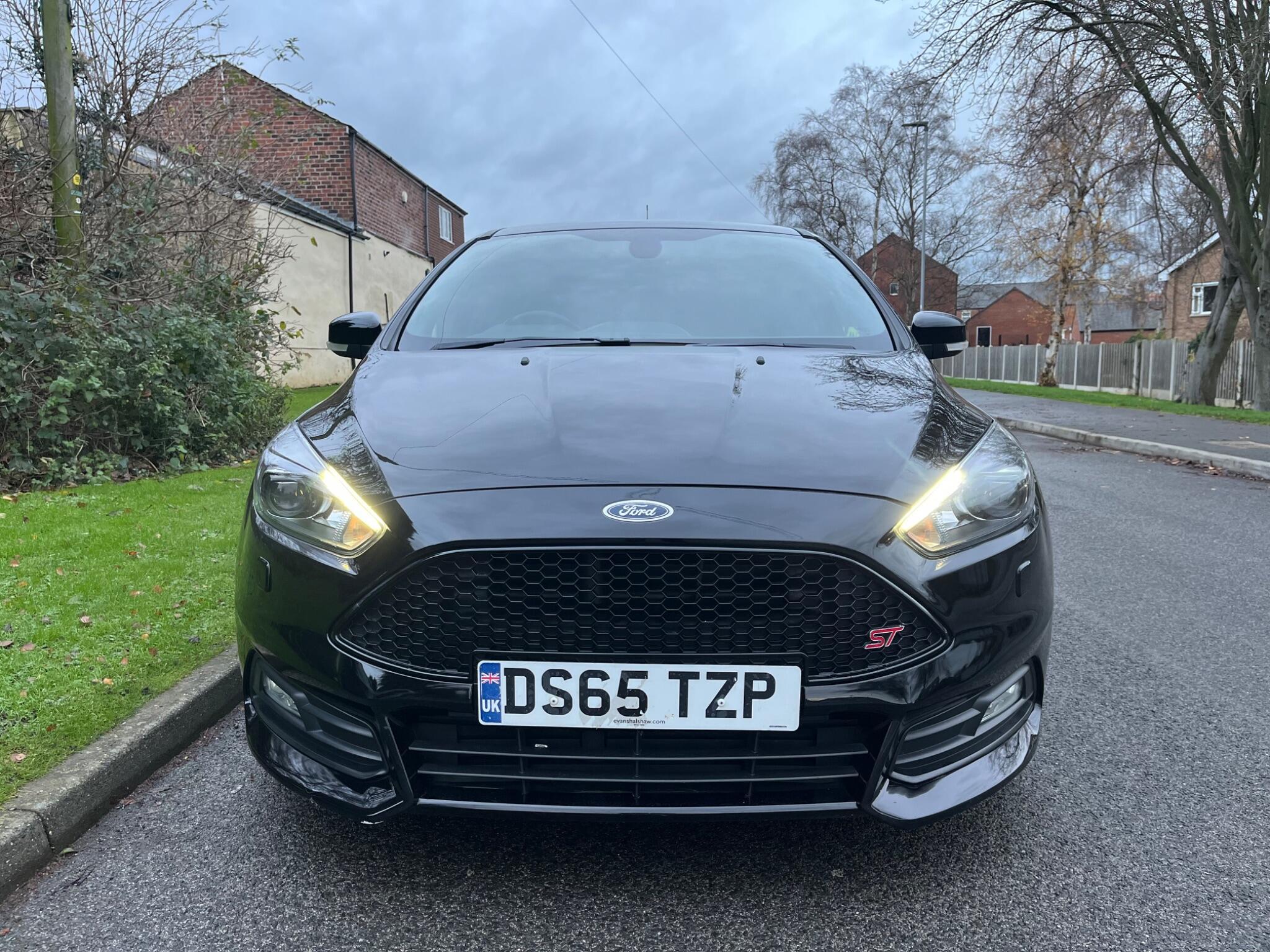 Ford Focus - Image 10