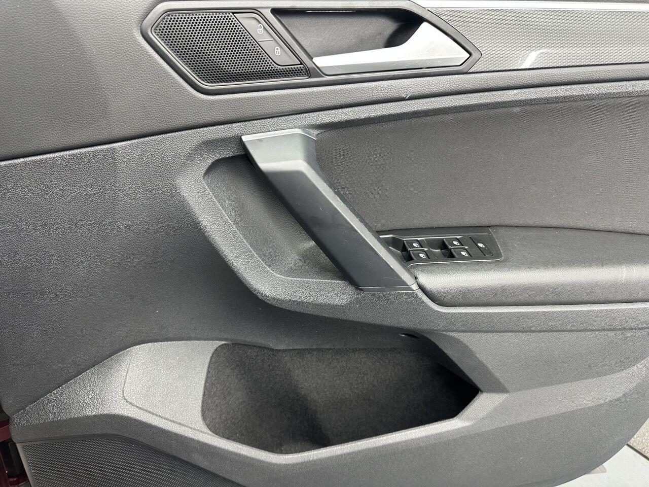 Volkswagen Tiguan - Image 17