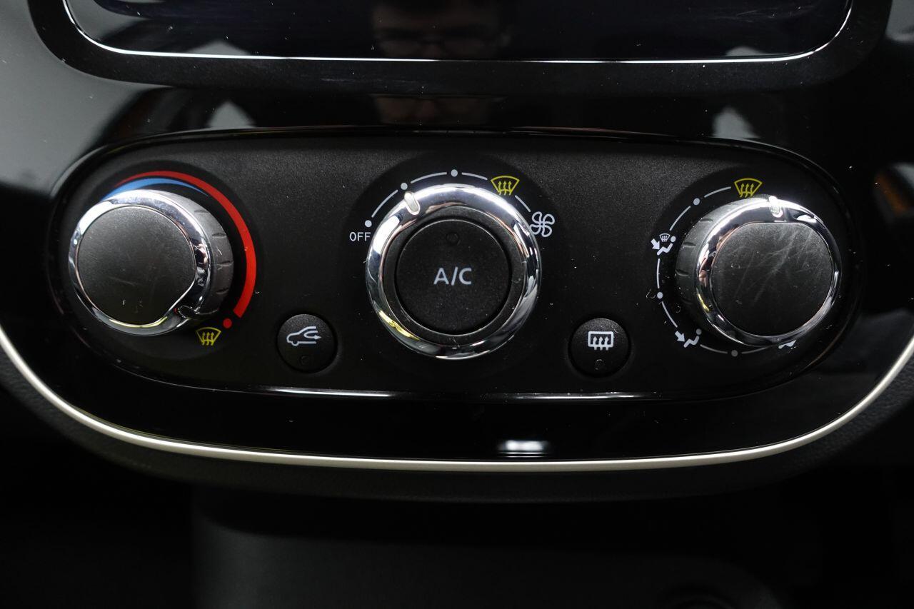 Renault Captur - Image 35