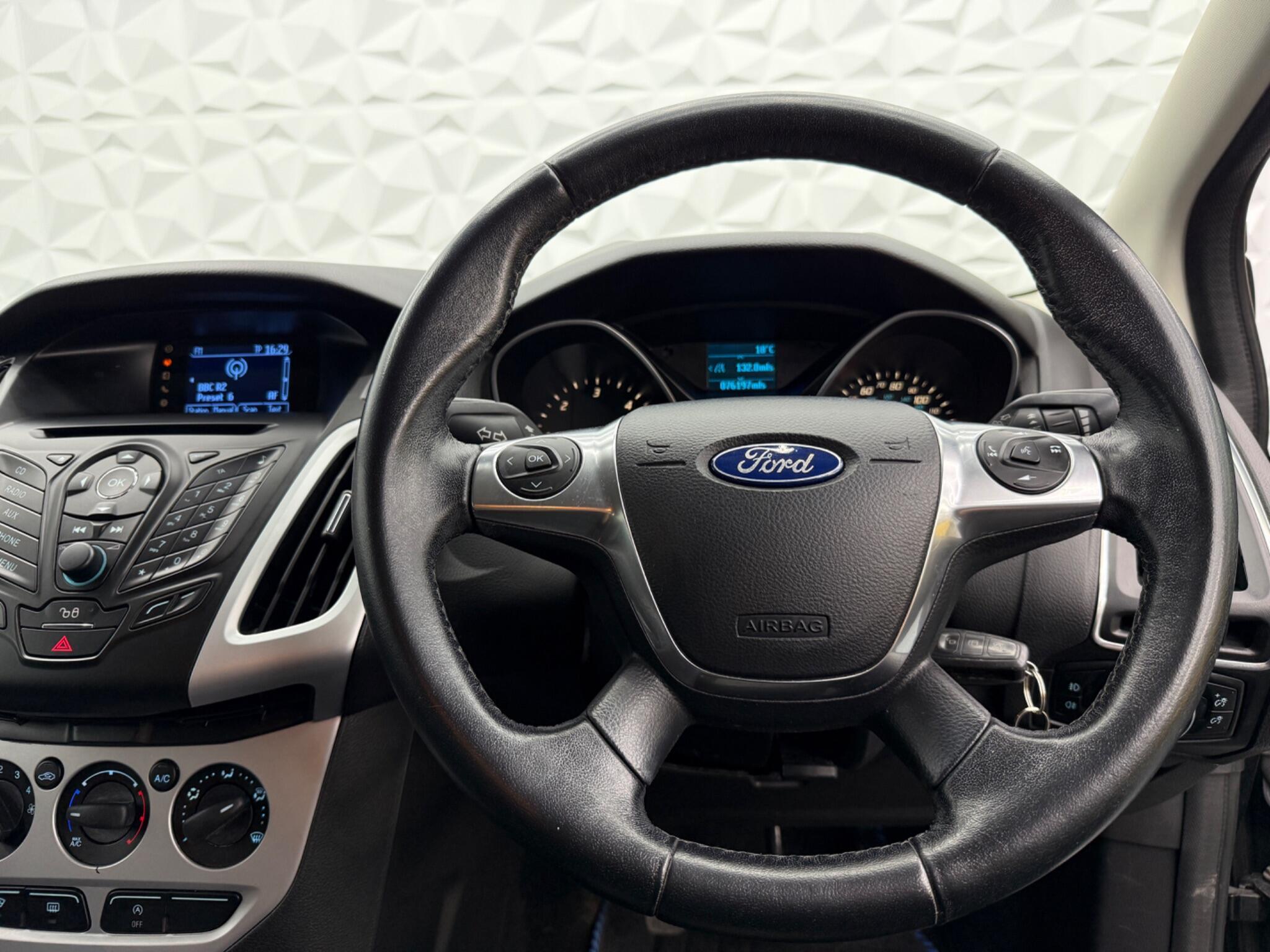 Ford Focus - Image 24
