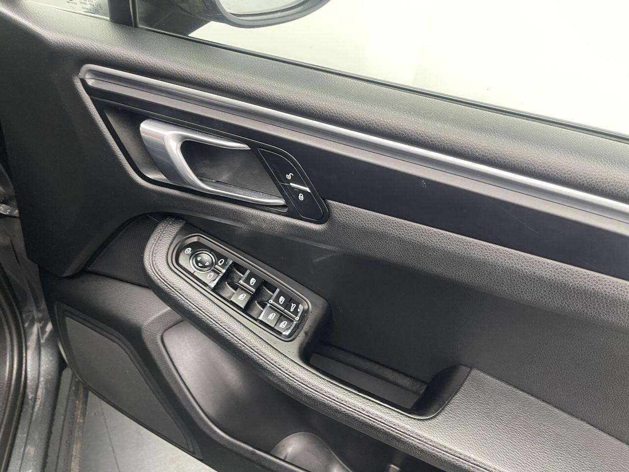 Porsche Macan - Image 28