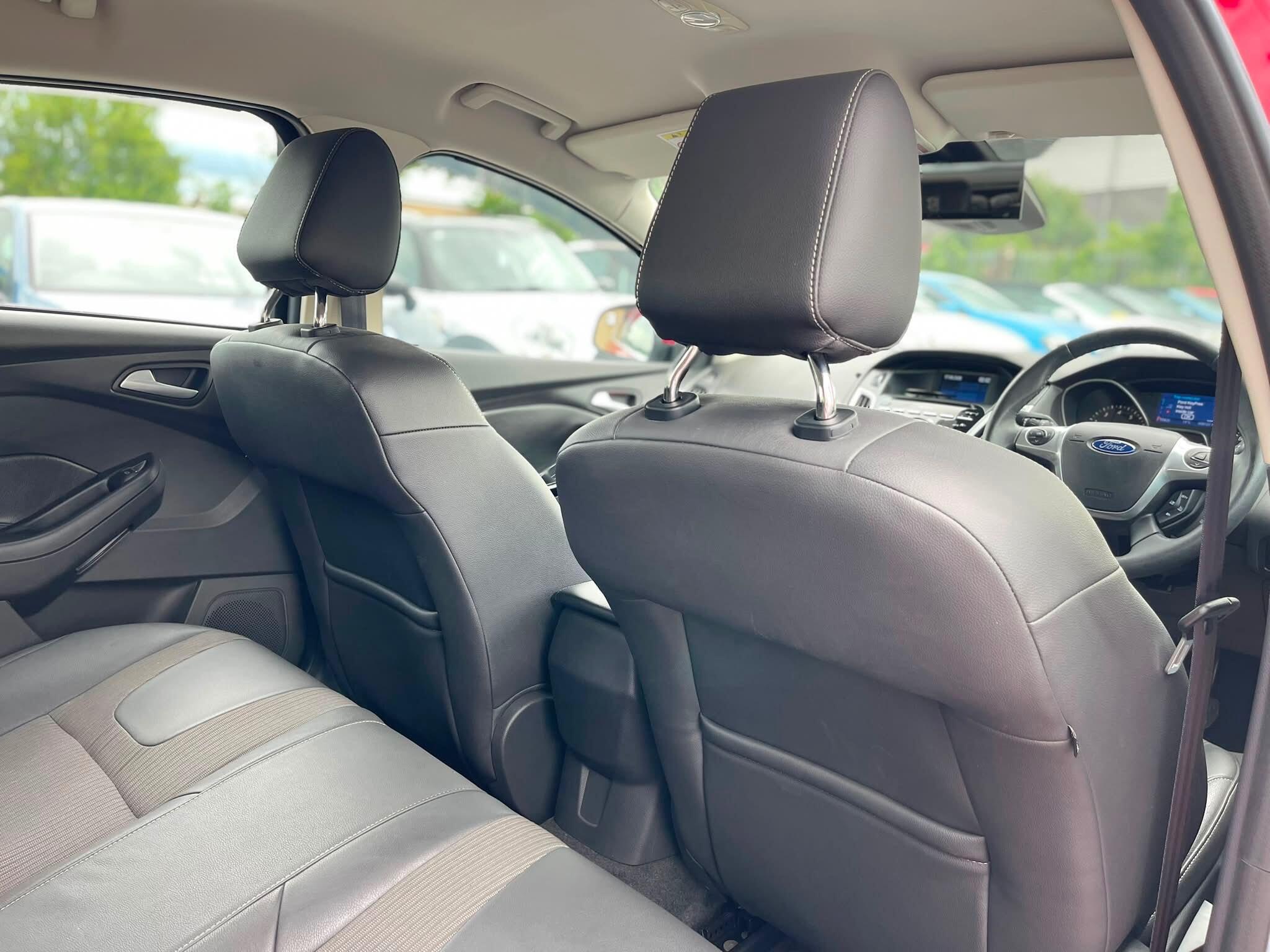 Ford Focus - Image 17