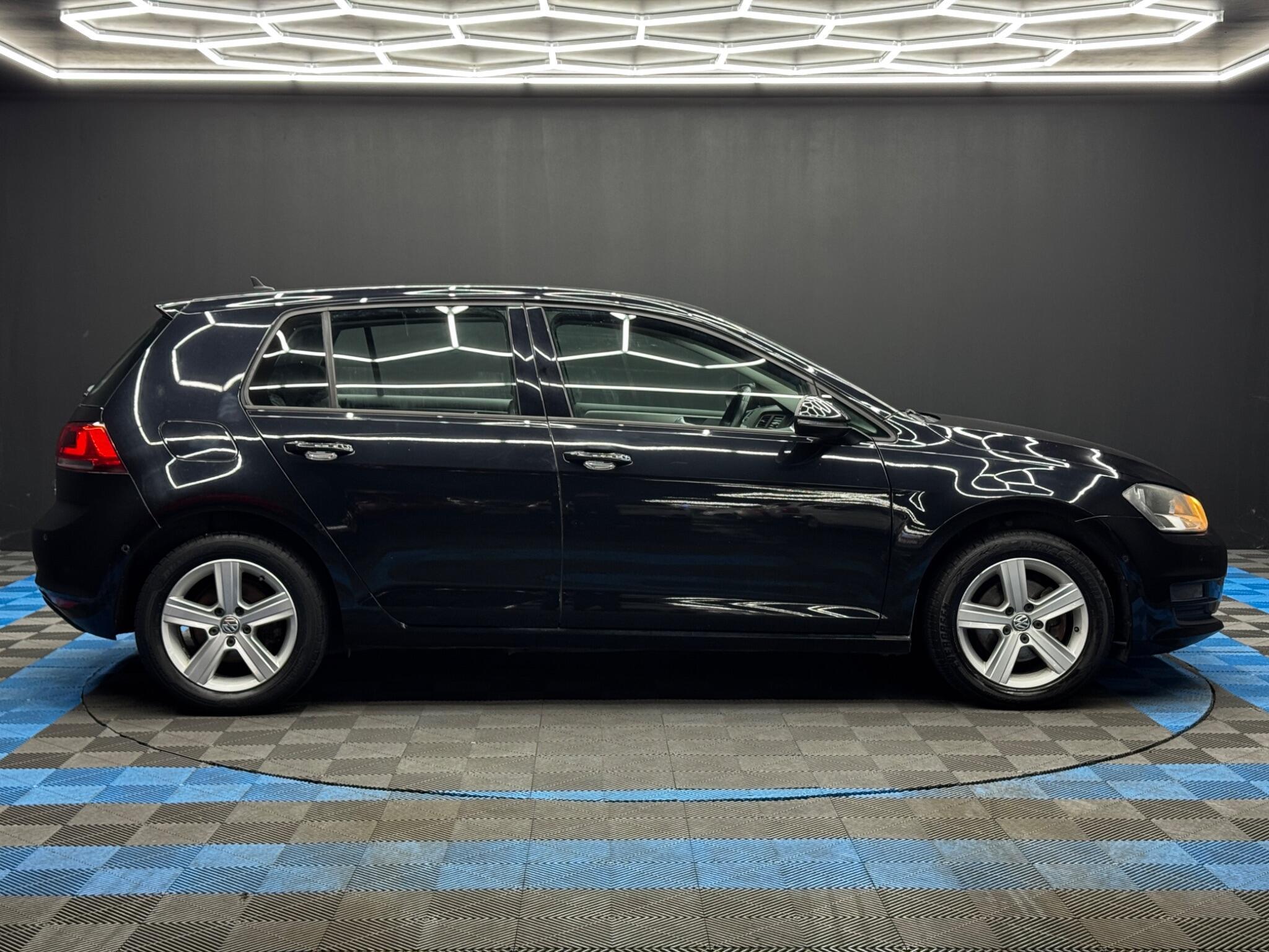 Volkswagen Golf - Image 4