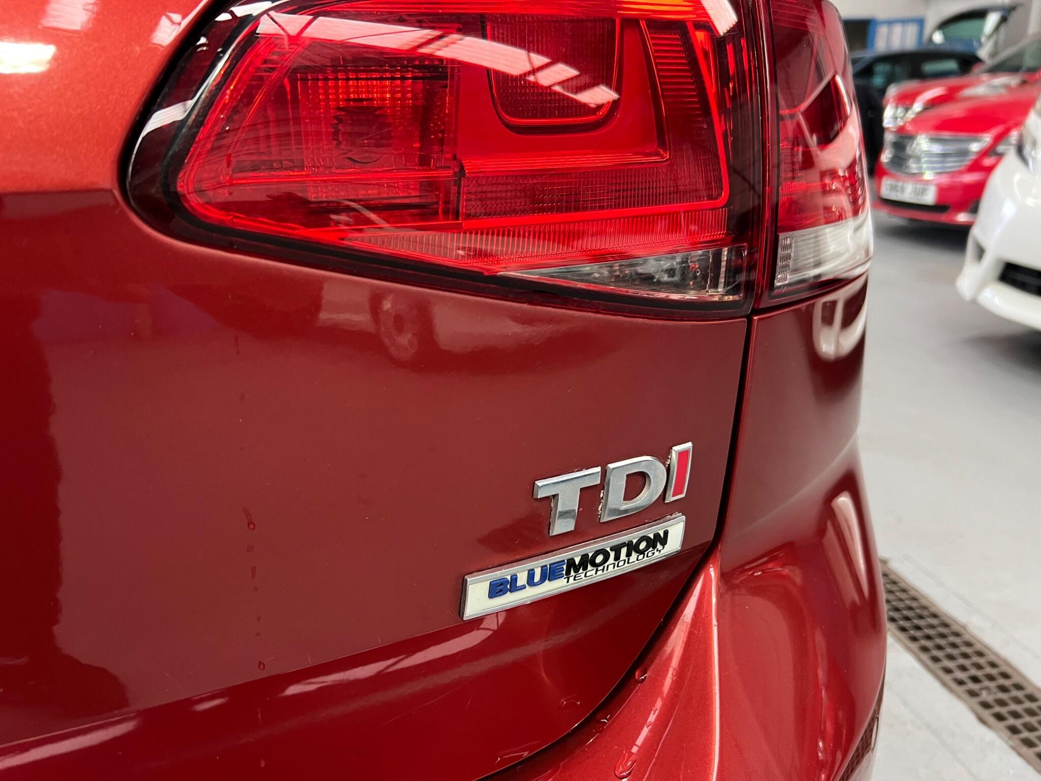 Volkswagen Golf - Image 40