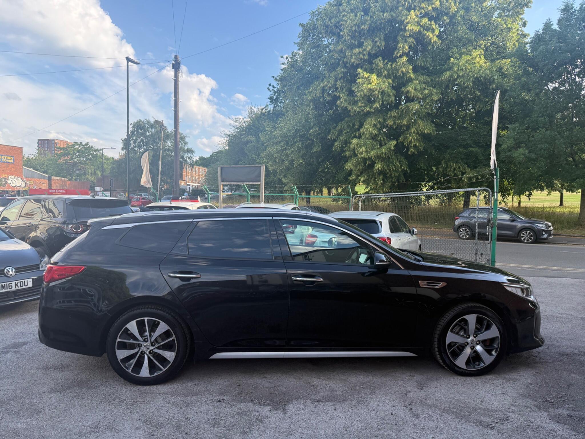Kia Optima - Image 8