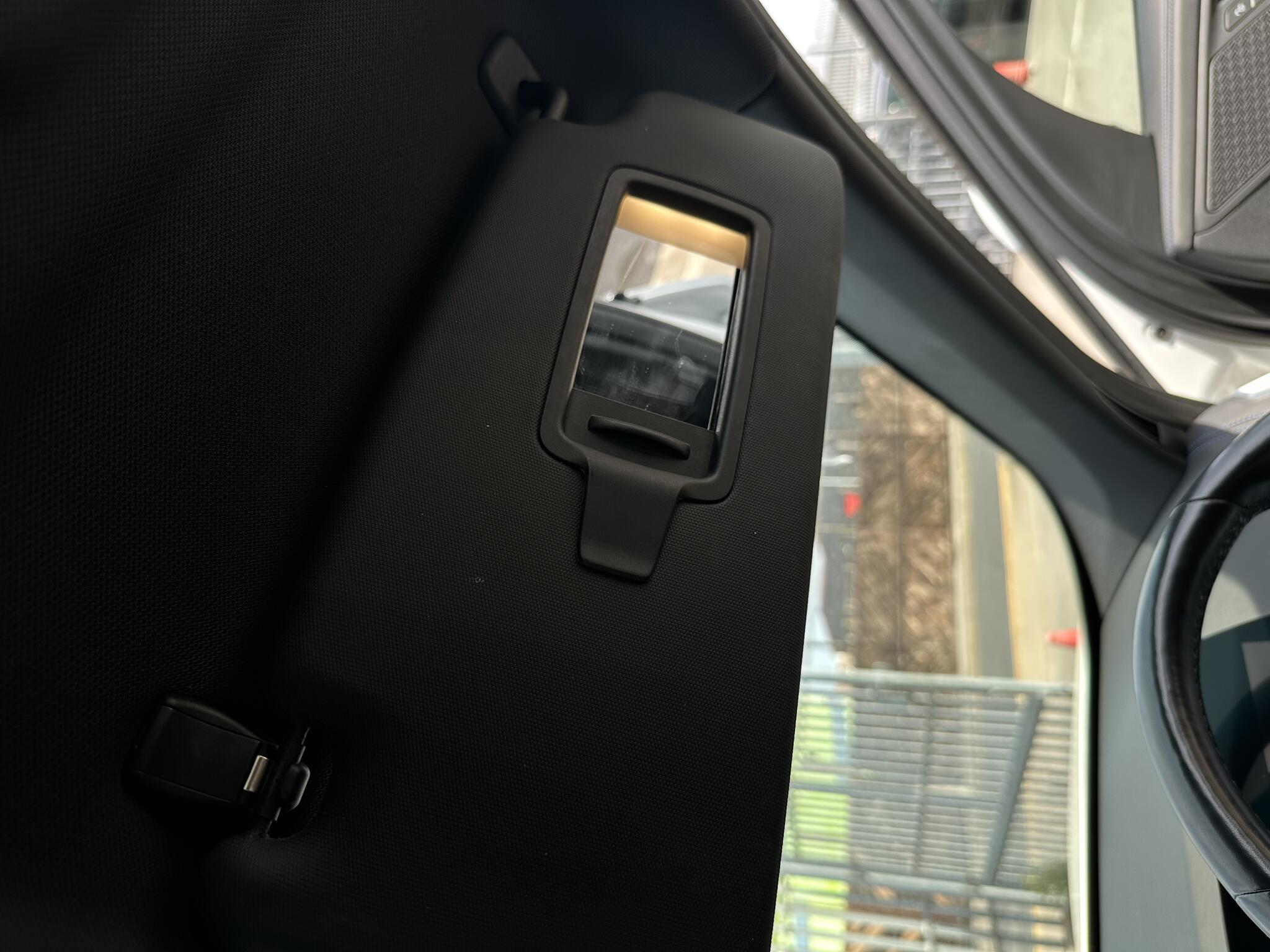 BMW iX1 - Image 18
