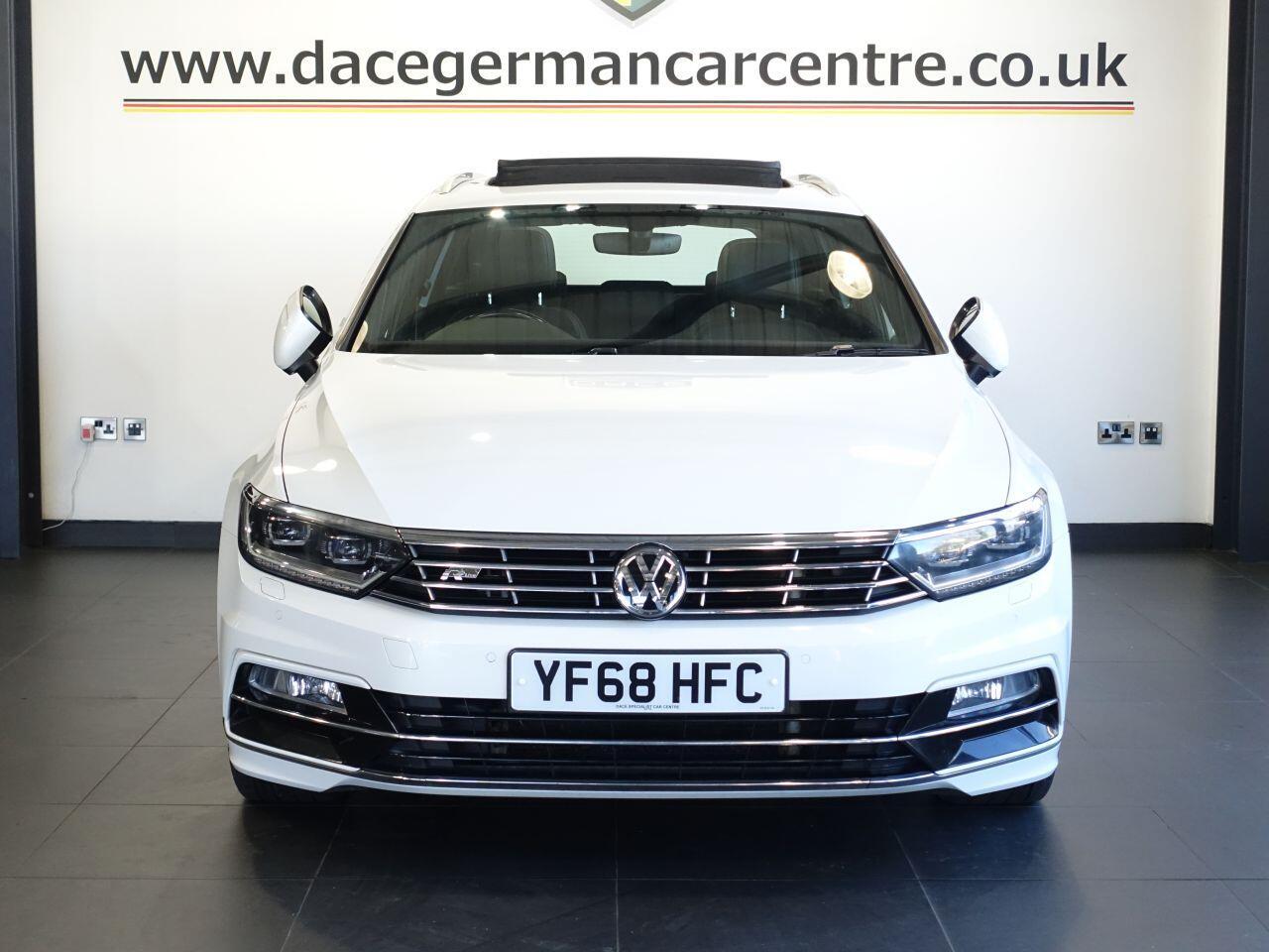 Volkswagen Passat - Image 12