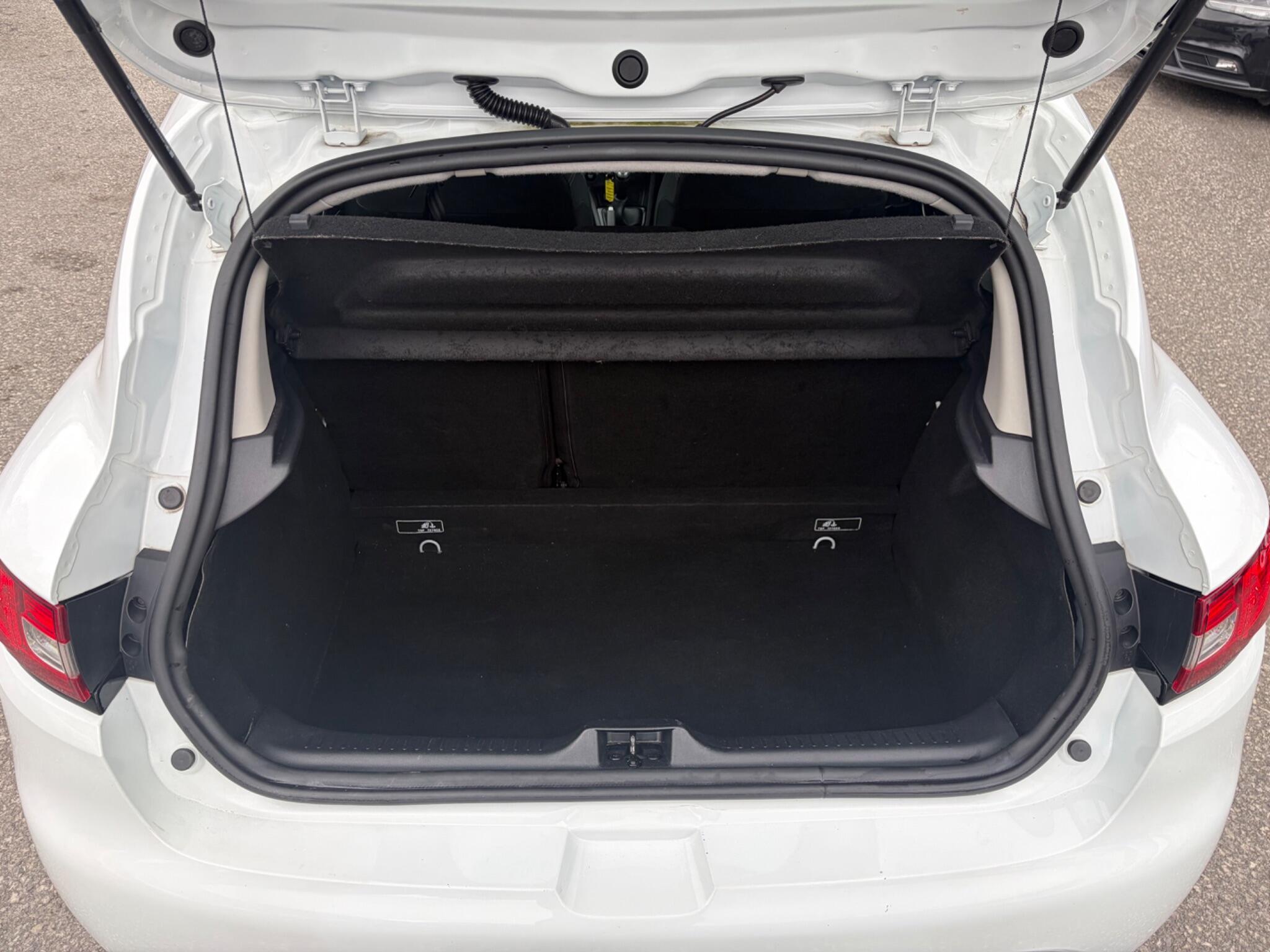 Renault Clio - Image 35