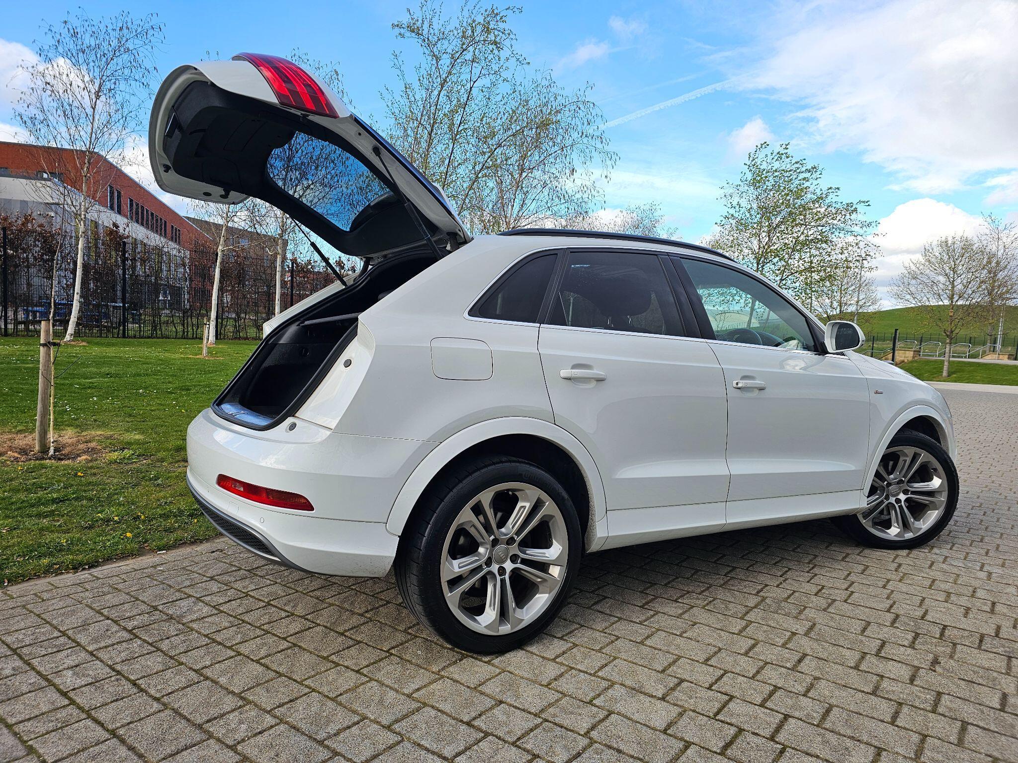 Audi Q3 - Image 14