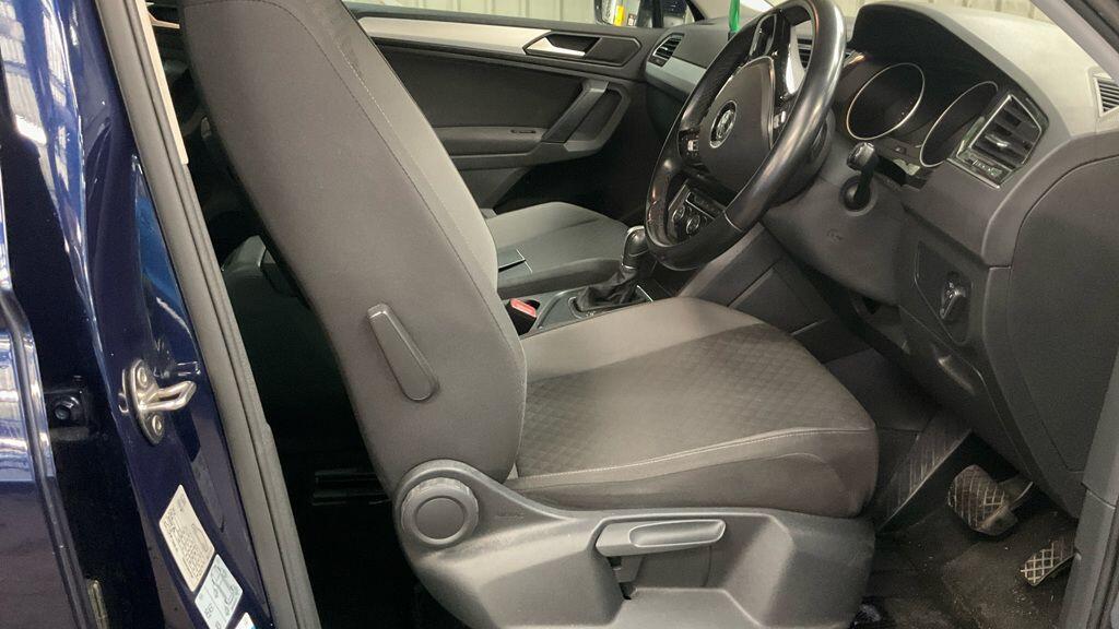 Volkswagen Tiguan - Image 2