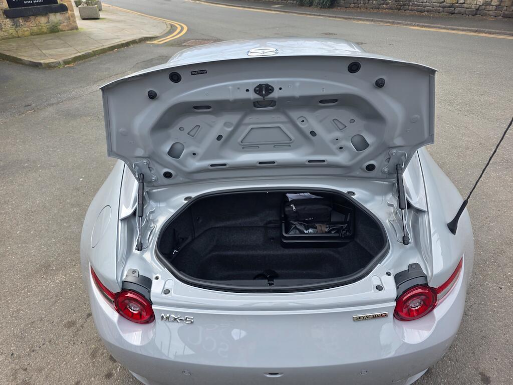 Mazda MX-5 RF - Image 43