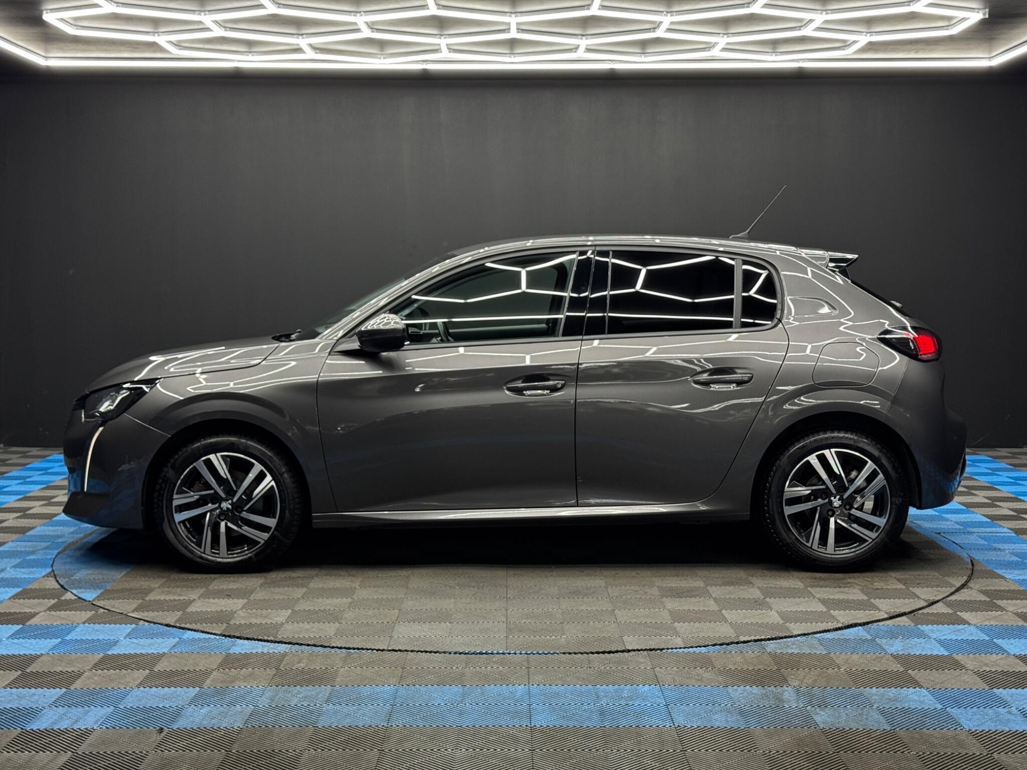Peugeot 208 - Image 8