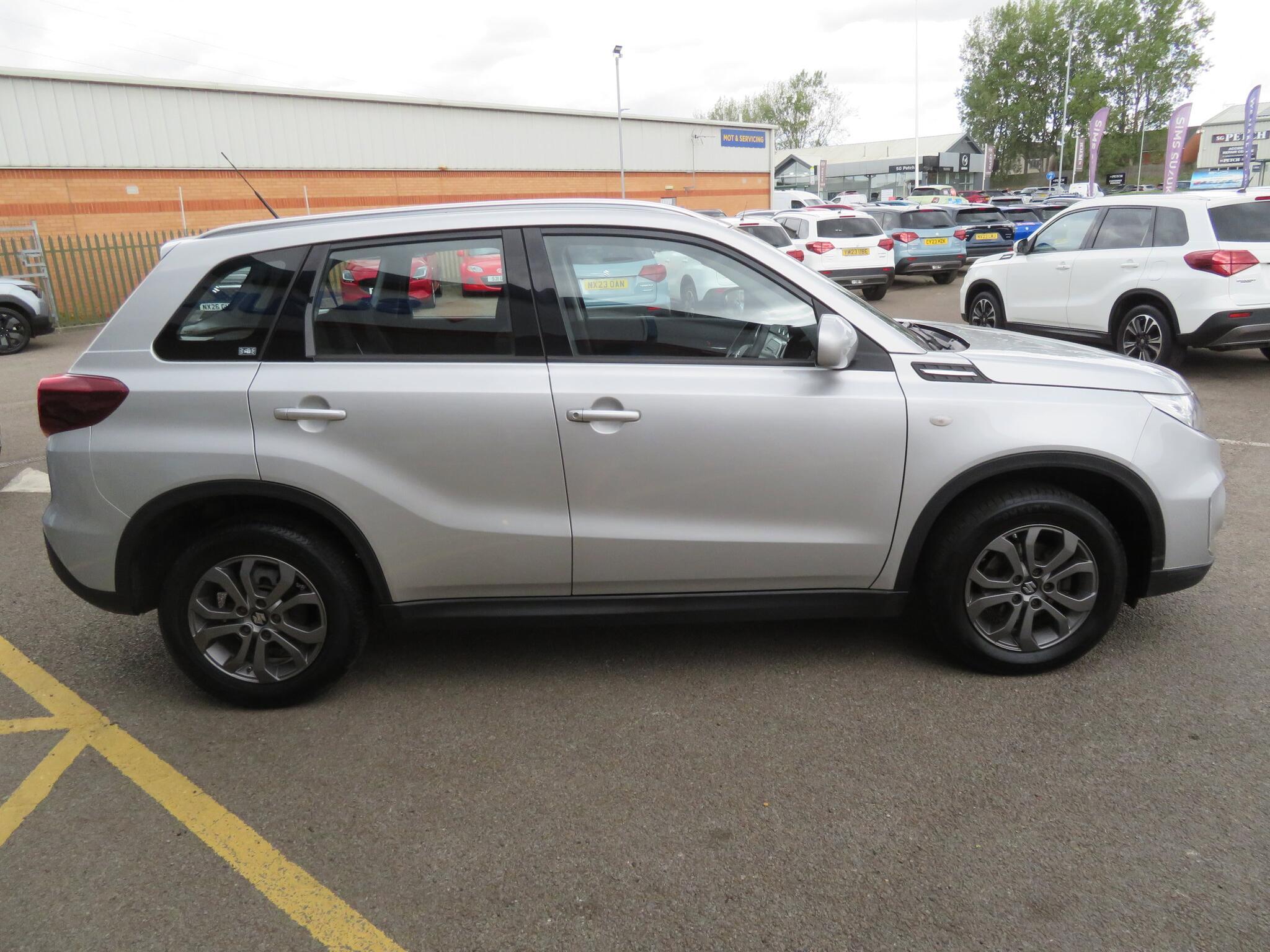 Suzuki Vitara - Image 8