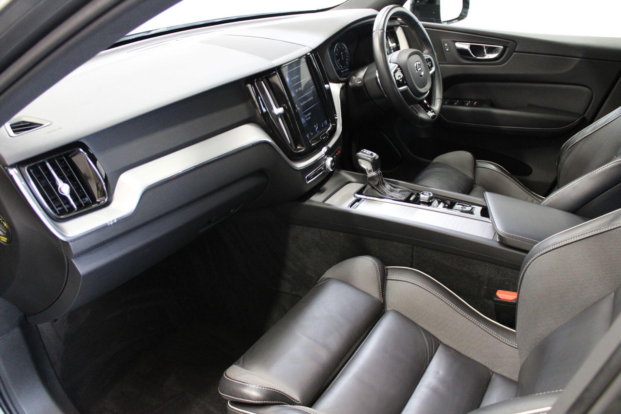 Volvo XC60 - Image 2