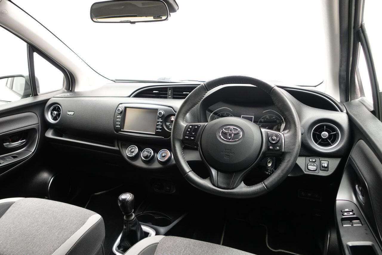 Toyota Yaris - Image 15