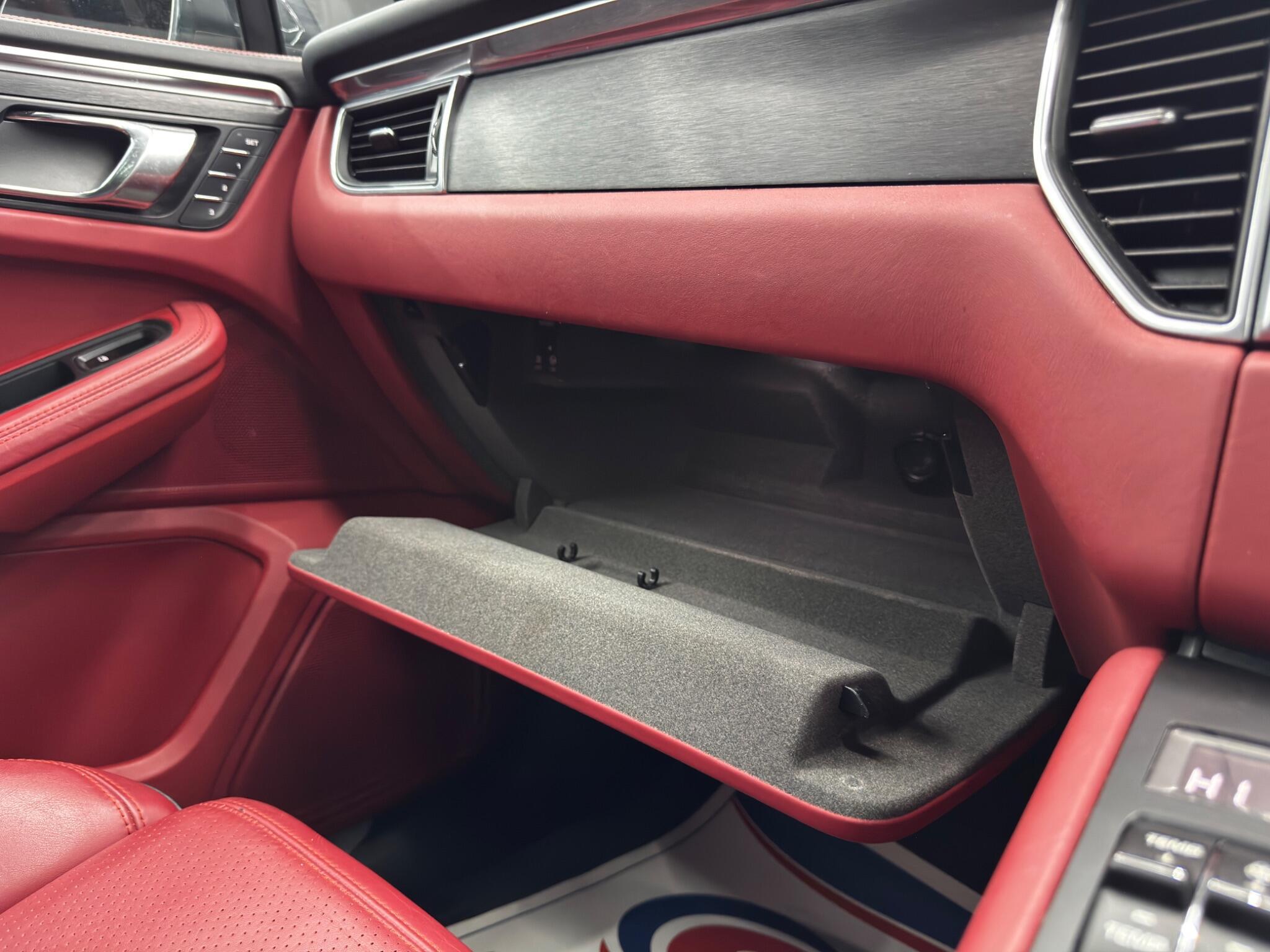 Porsche Macan - Image 39