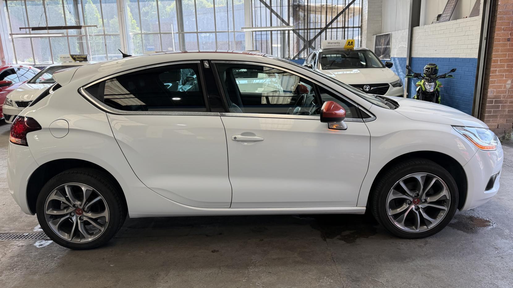 DS AUTOMOBILES DS 4 - Image 8