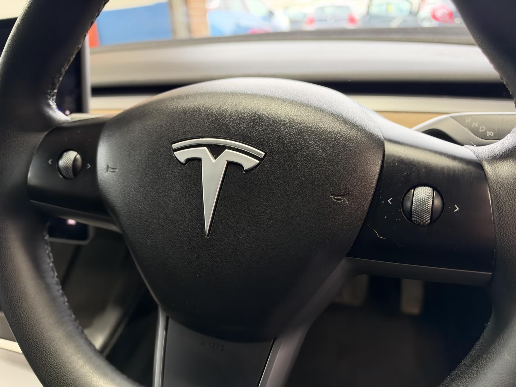 Tesla Model 3 - Image 12