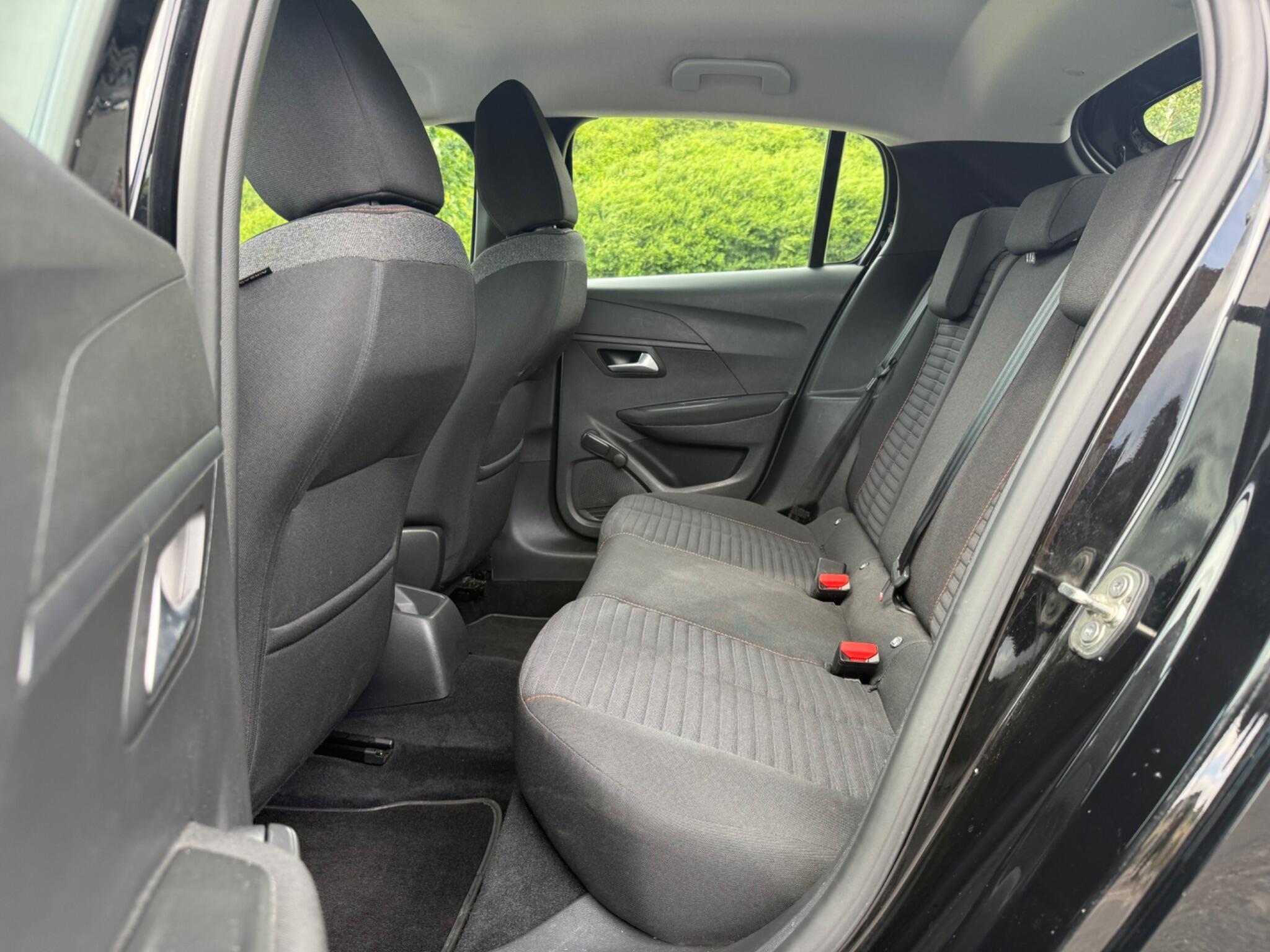 Peugeot 208 - Image 8