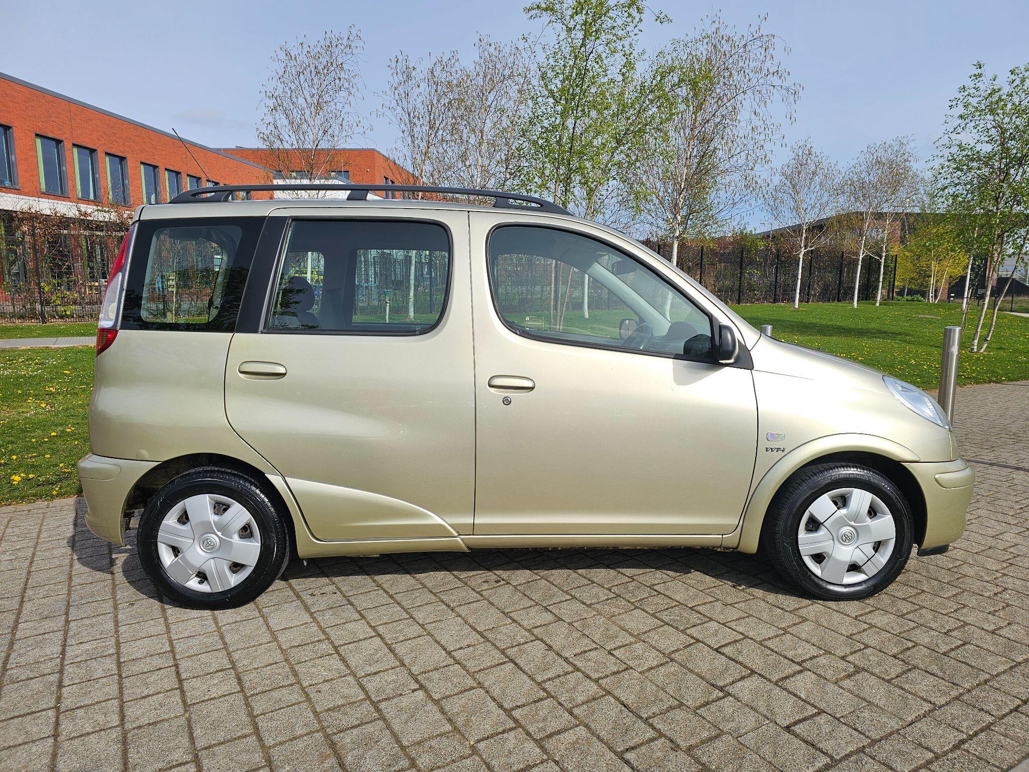 Toyota Yaris Verso - Image 3