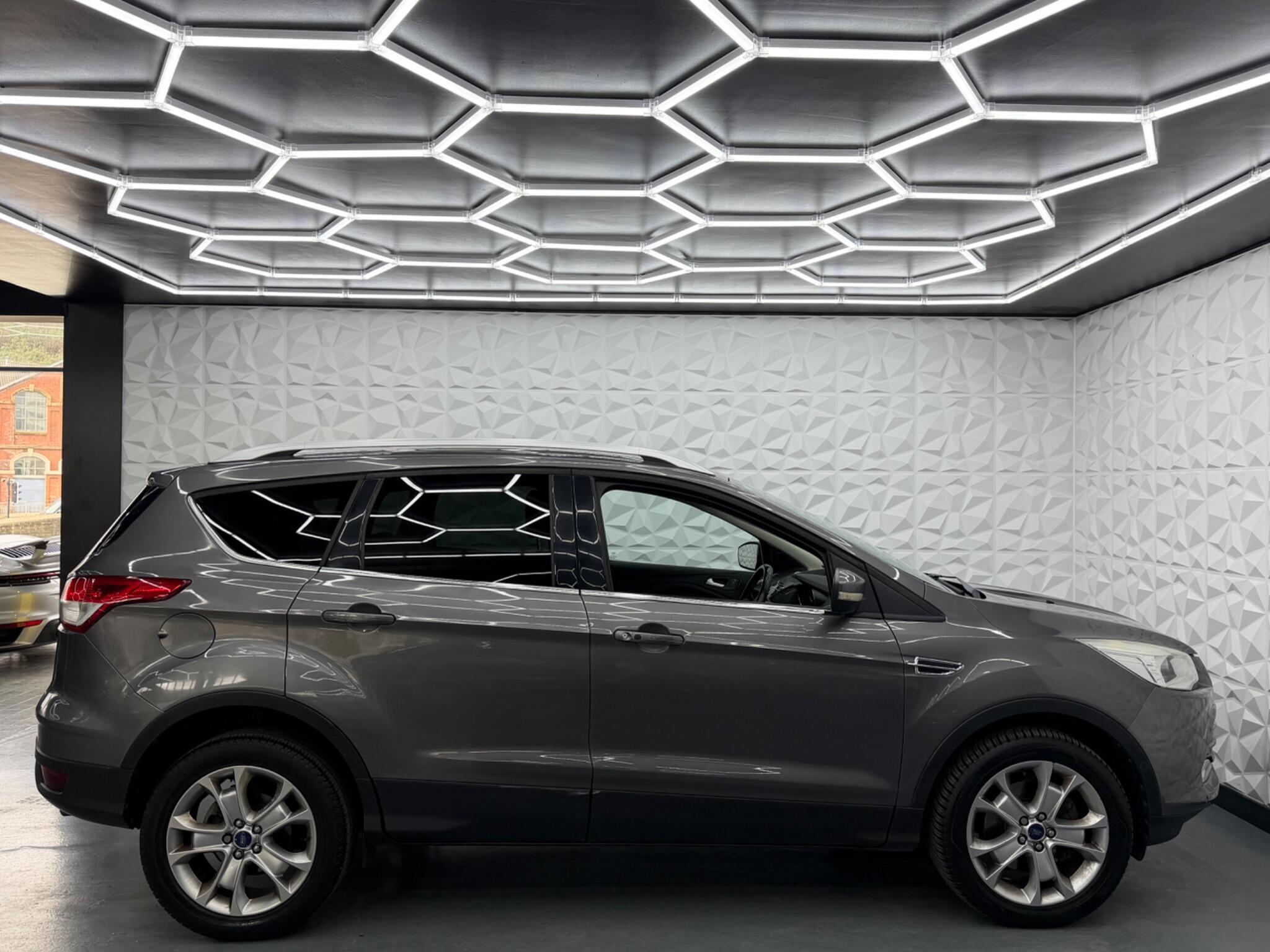 Ford Kuga - Image 9