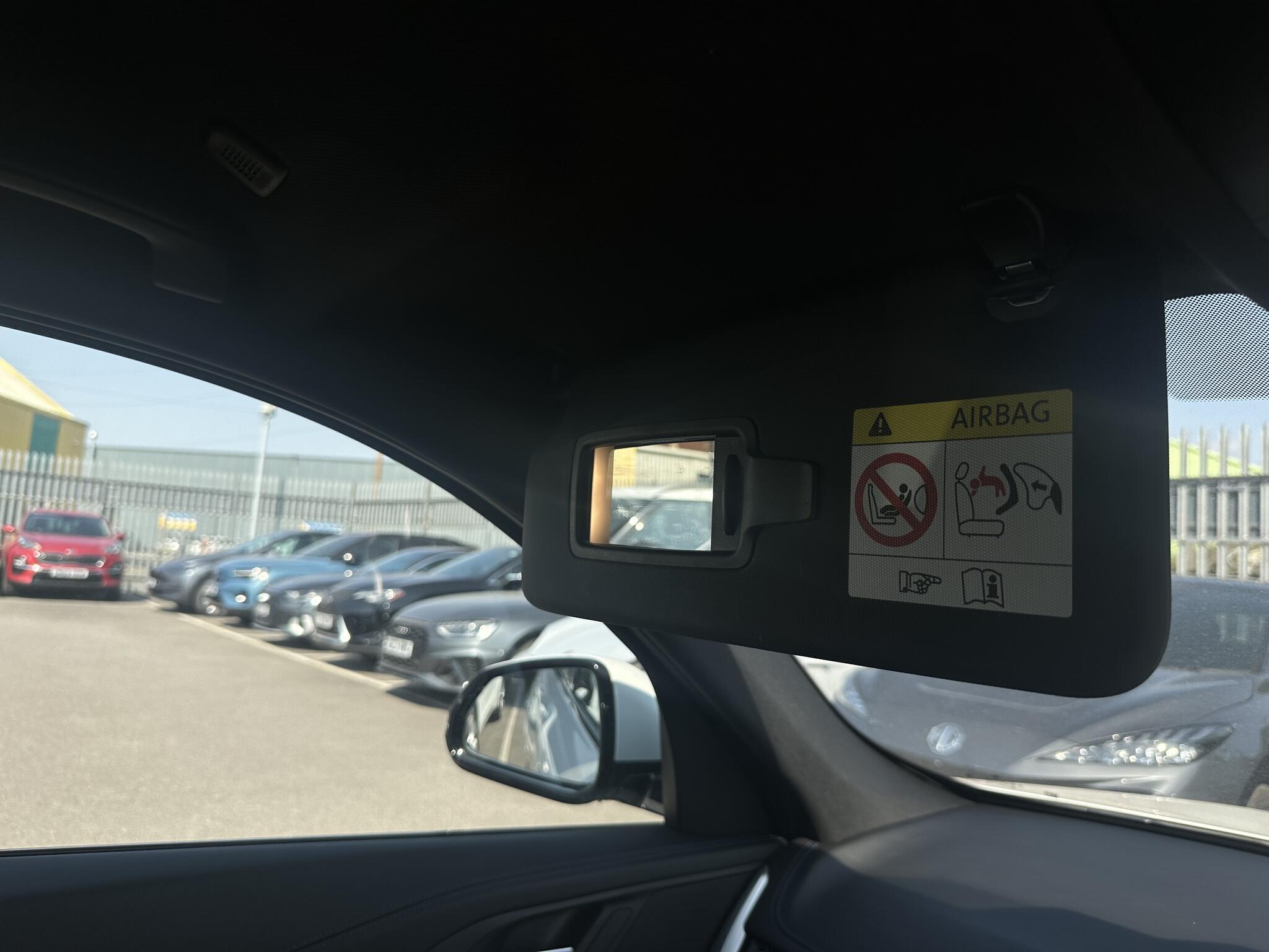 BMW iX1 - Image 18
