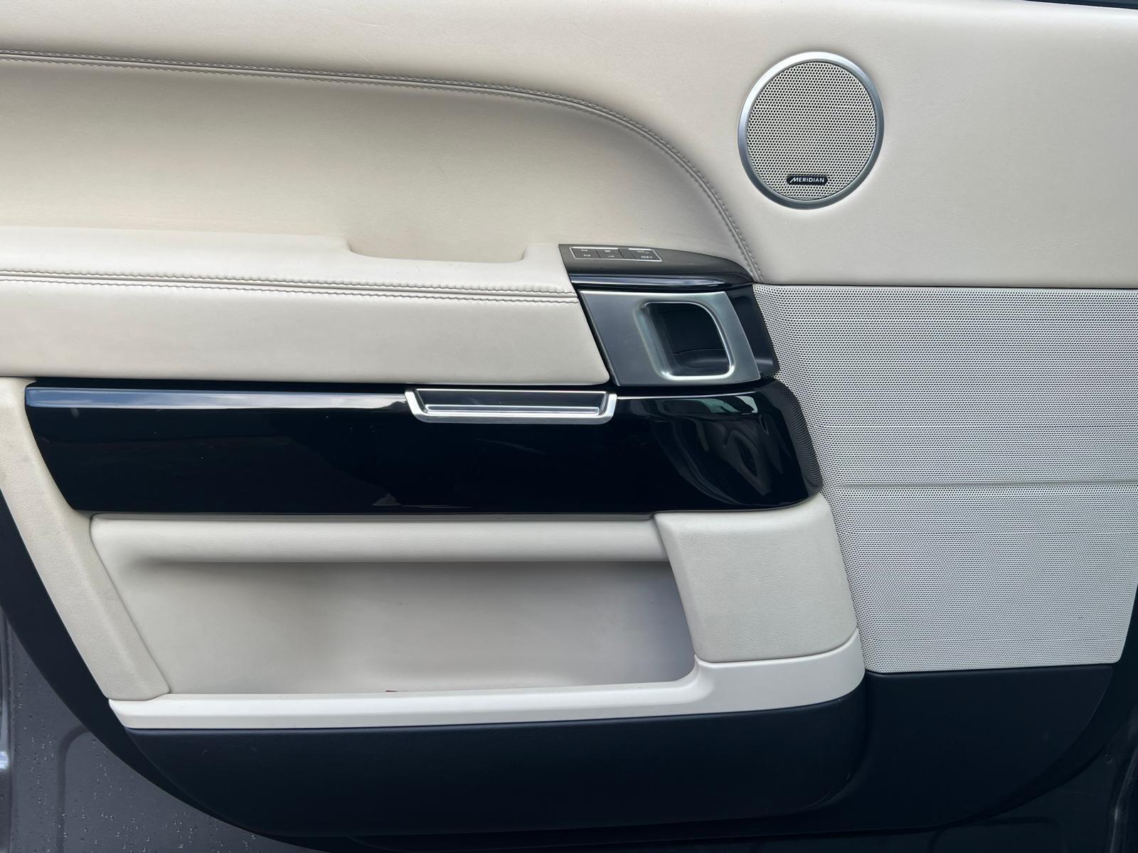 Land Rover Range Rover - Image 40