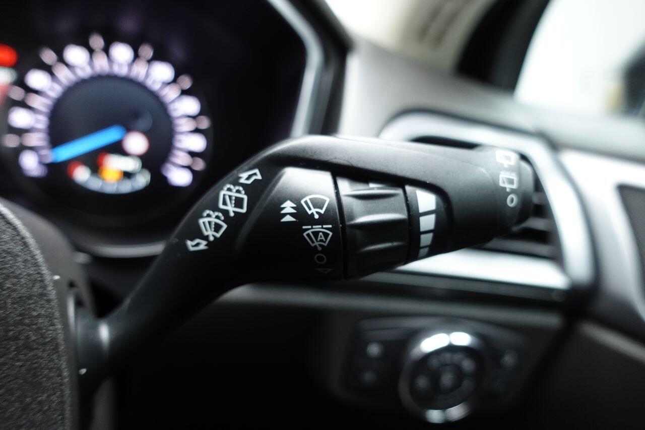 Ford Mondeo - Image 28