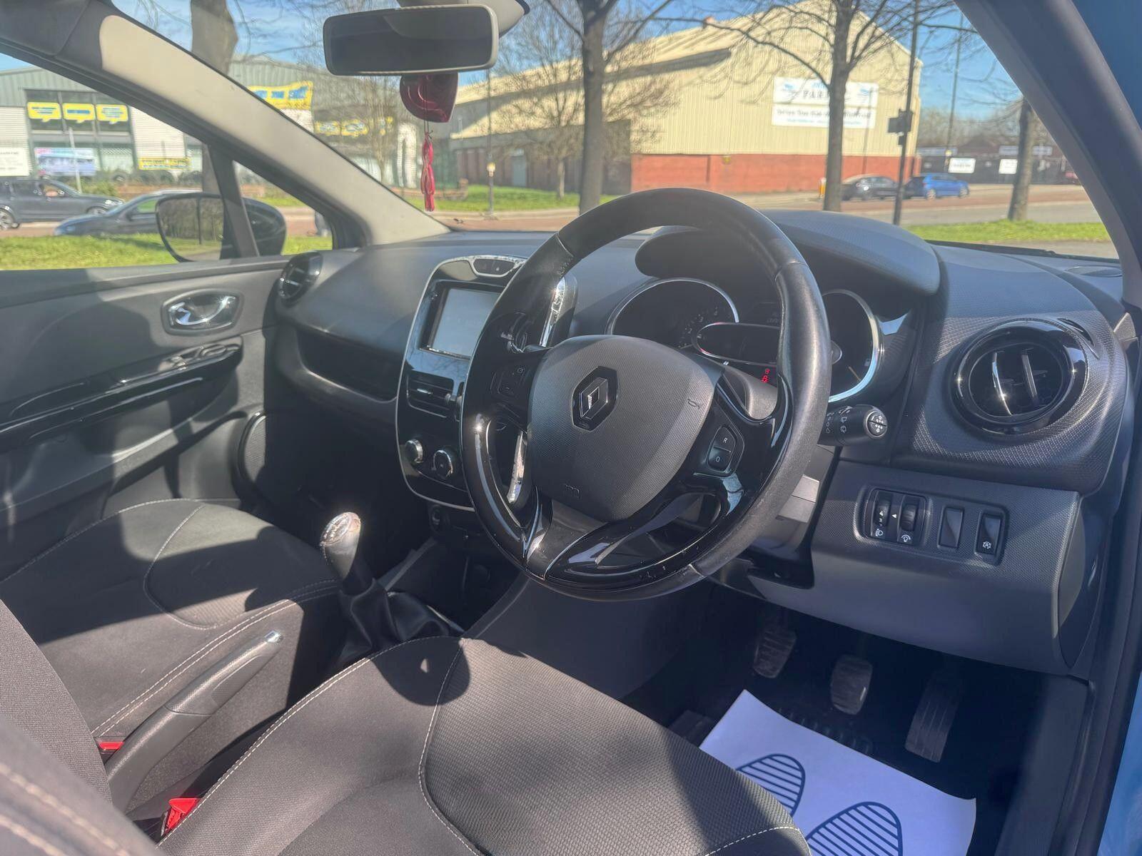 Renault Clio - Image 12