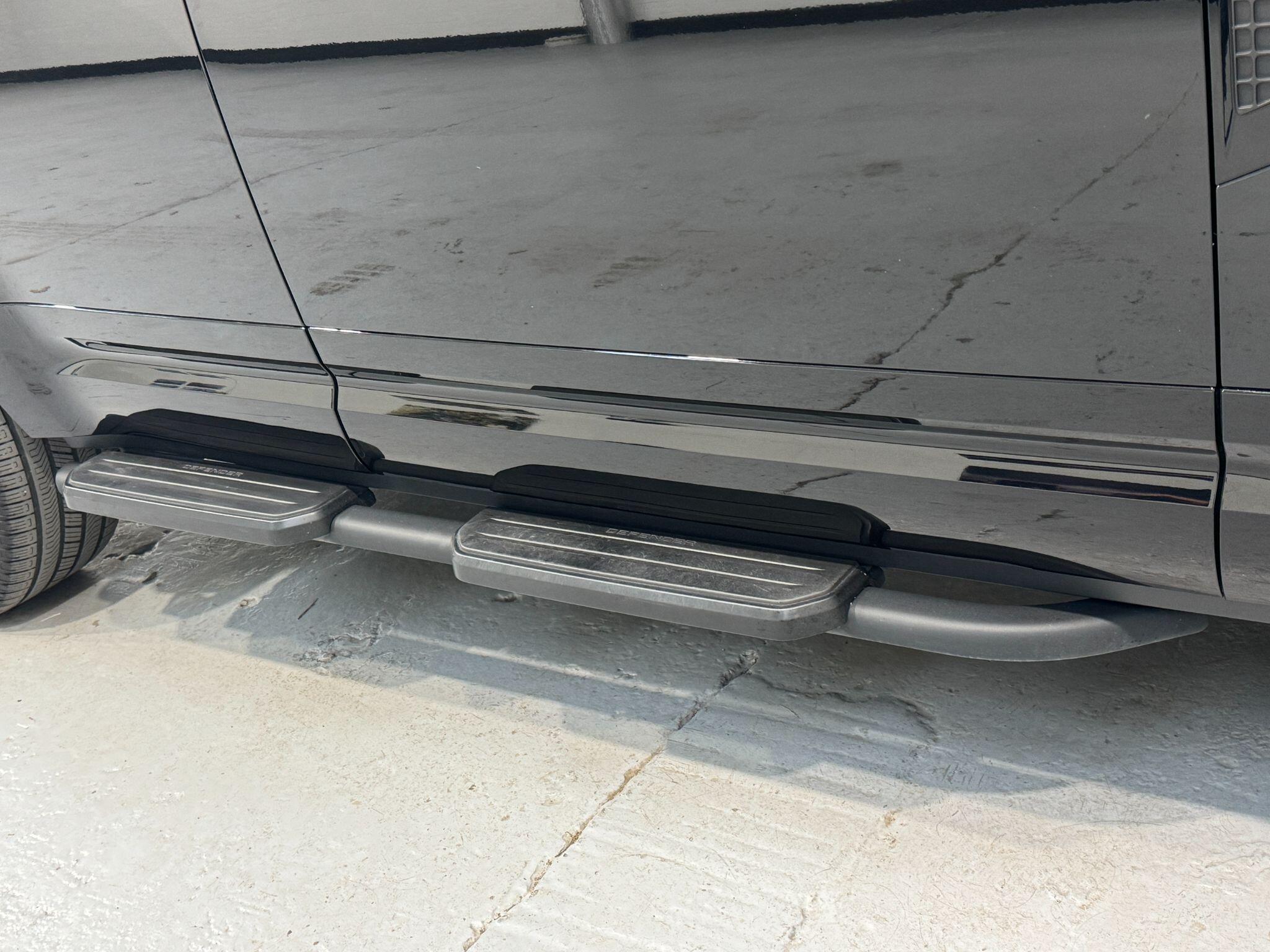 Land Rover Defender 110 - Image 66