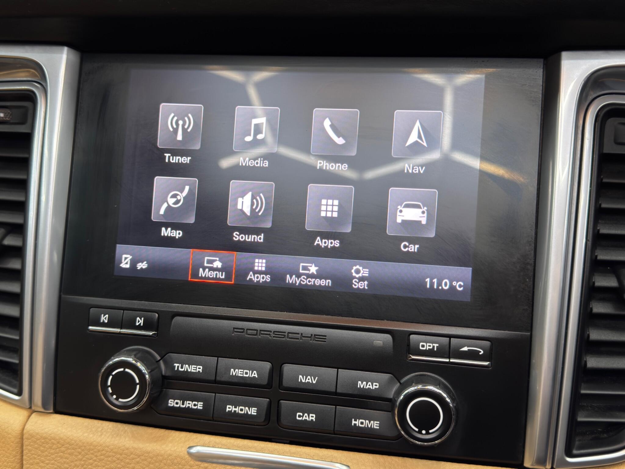 Porsche Macan - Image 30