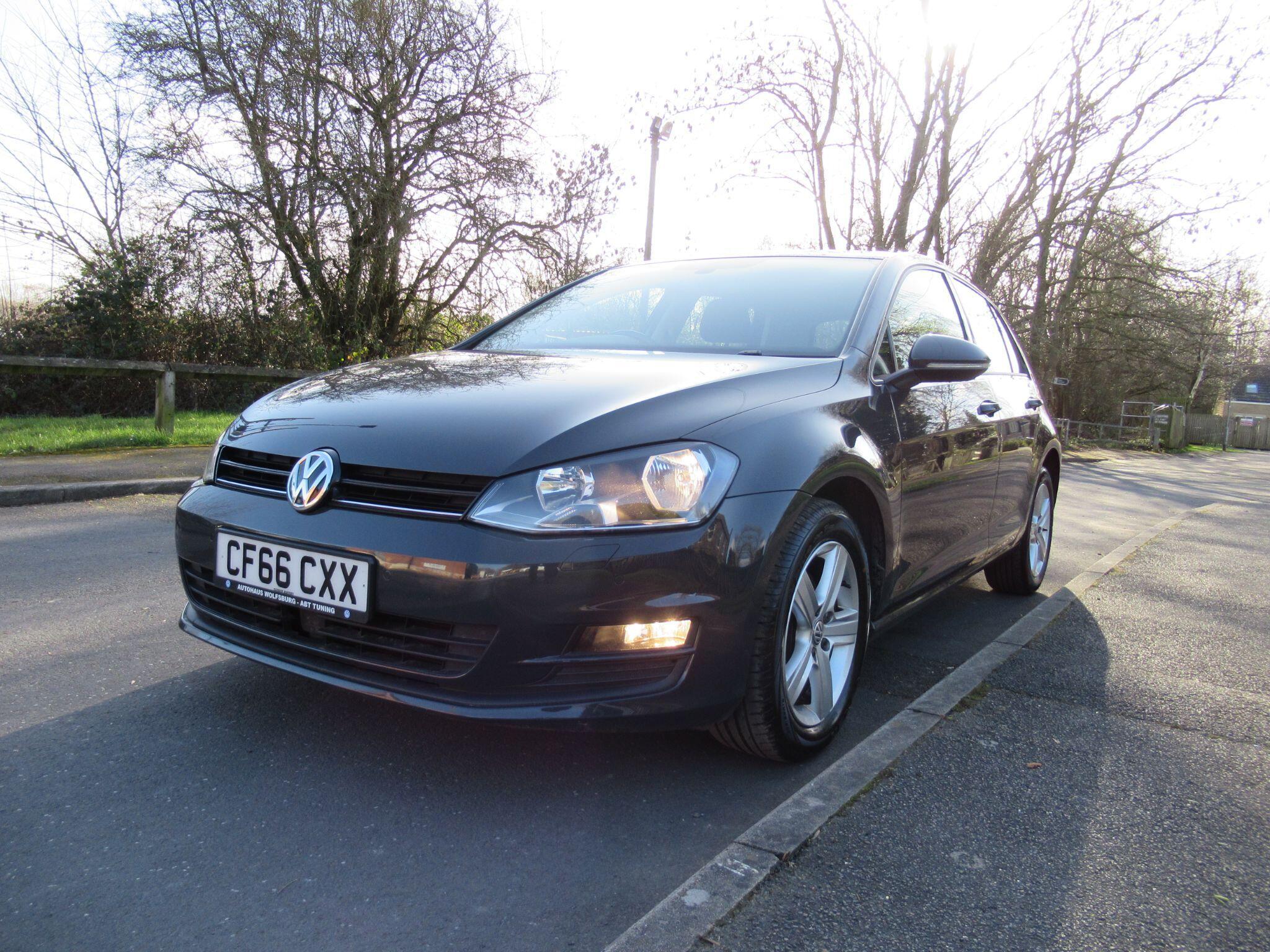 Volkswagen Golf - Image 9