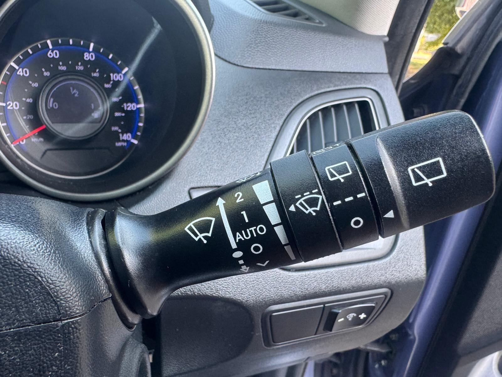 Hyundai ix35 - Image 17