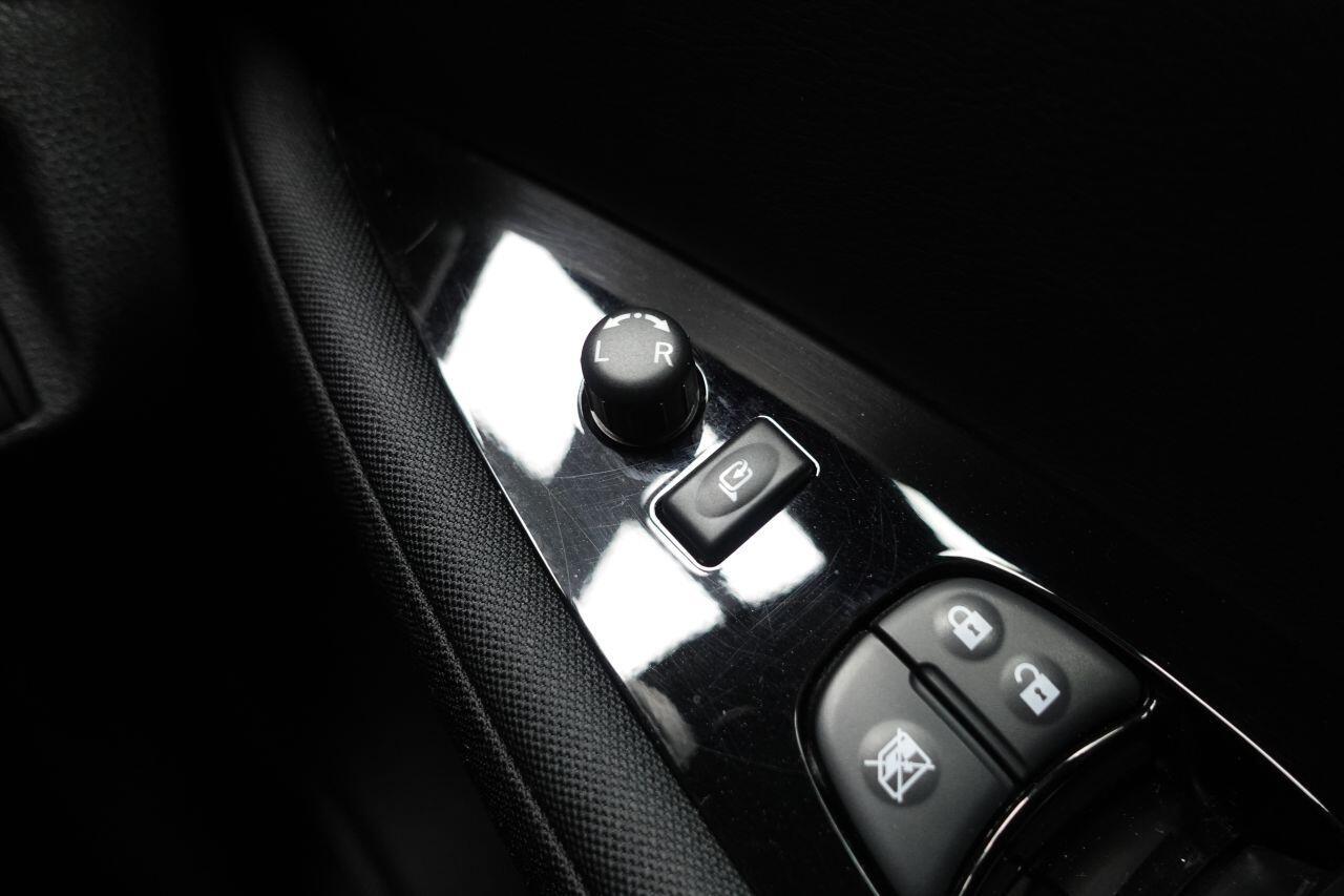 Nissan Leaf - Image 34