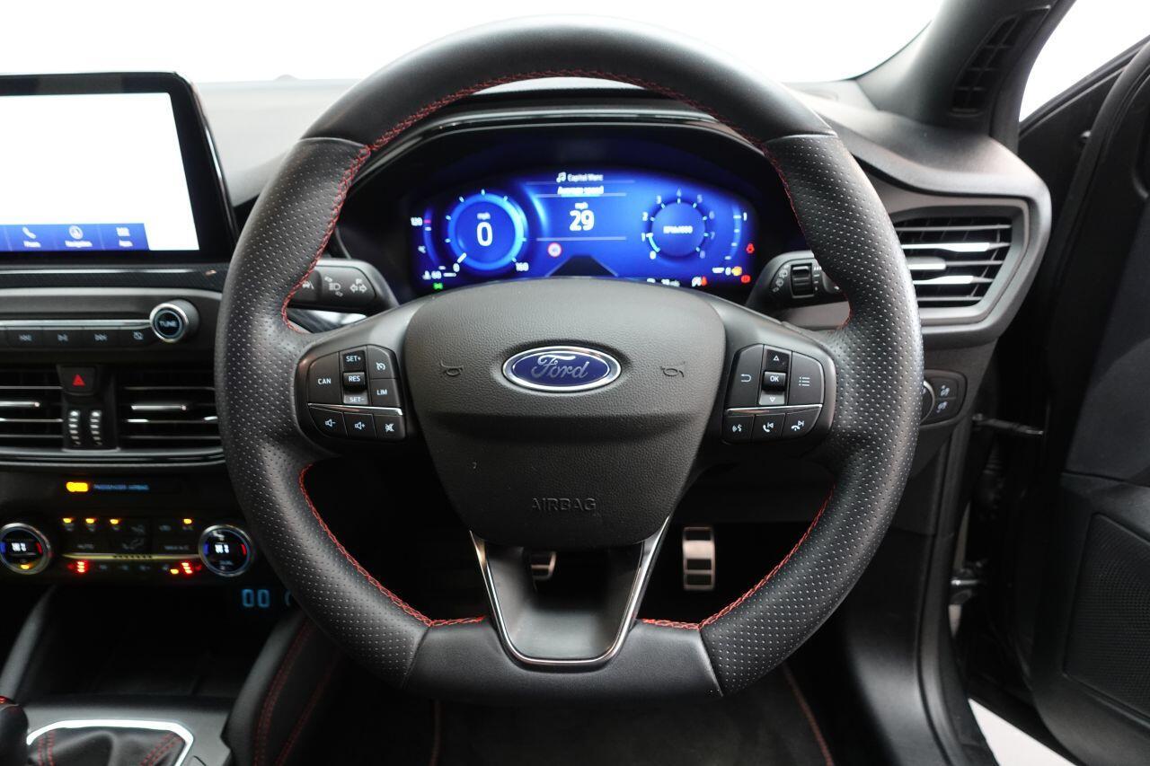 Ford Focus - Image 37