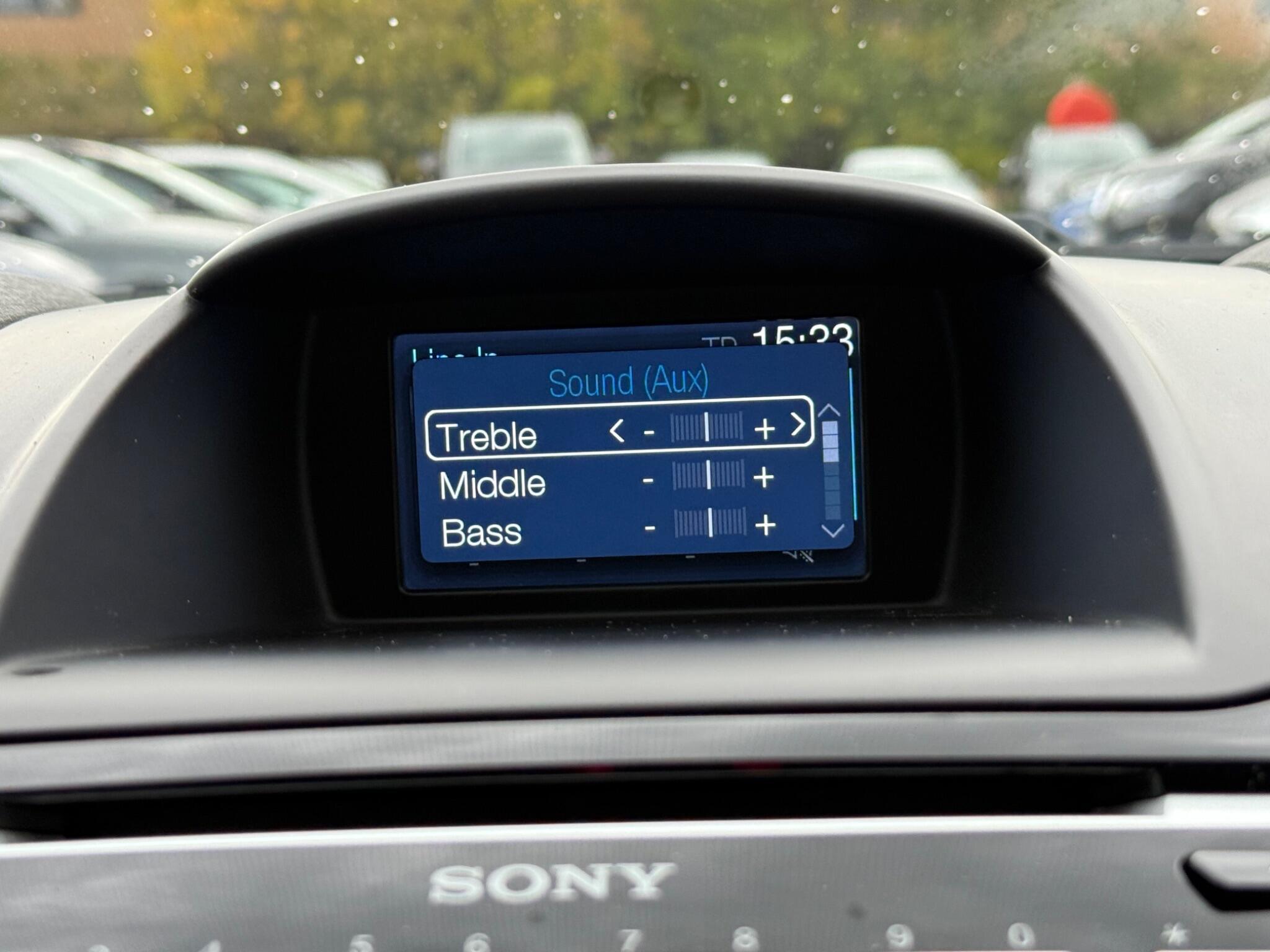 Ford Fiesta - Image 30