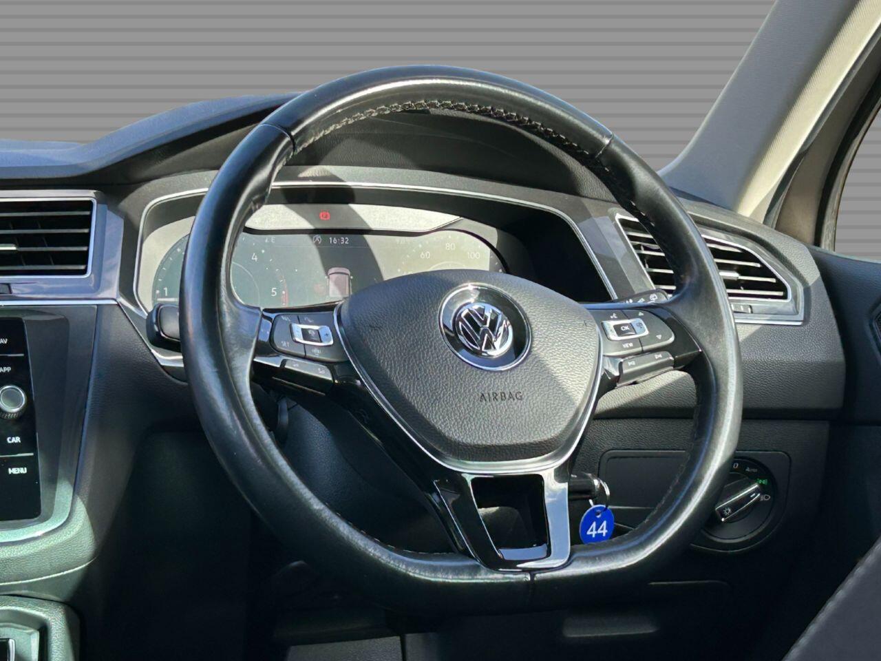 Volkswagen Tiguan - Image 15