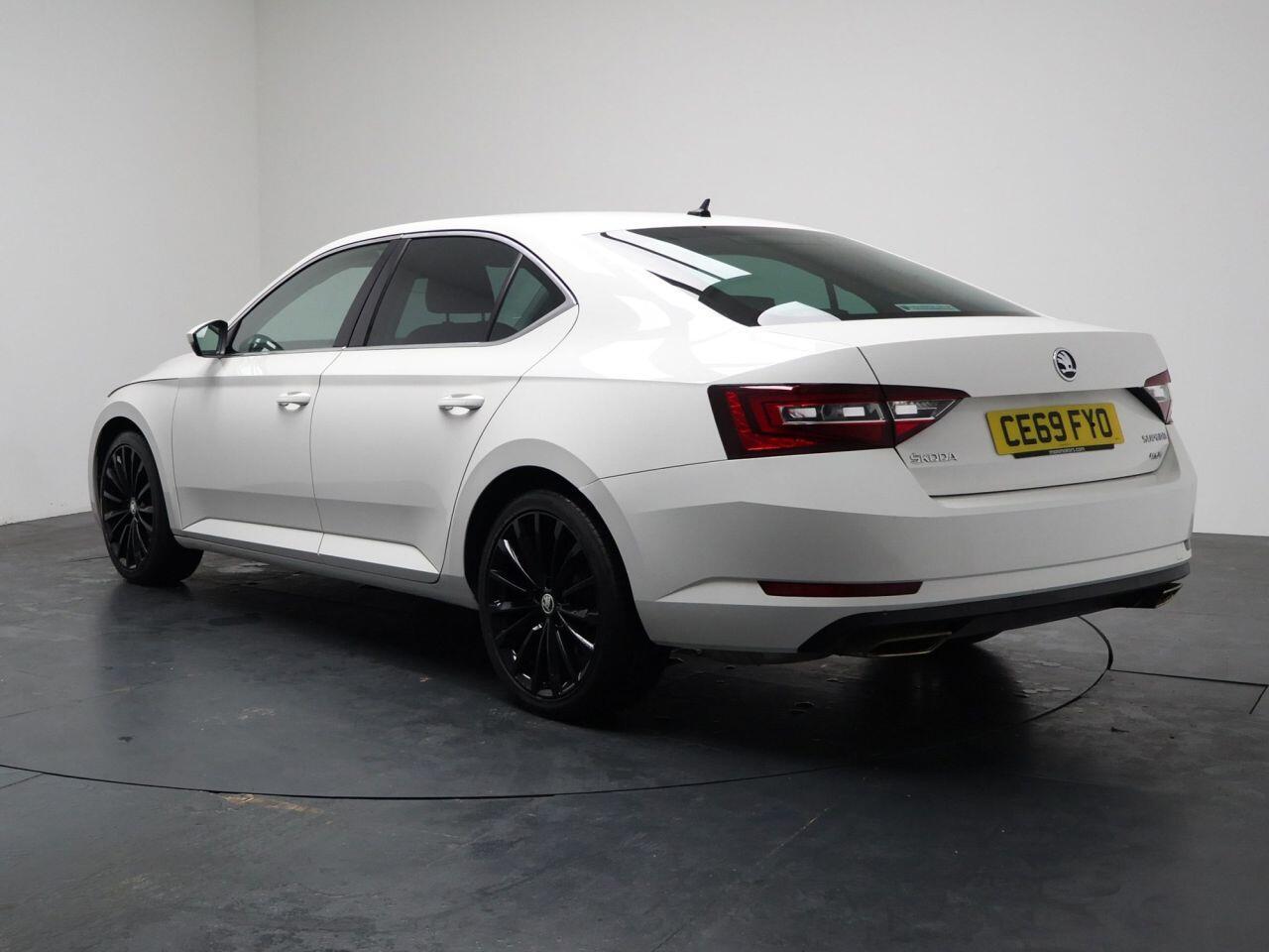 Skoda Superb - Image 9