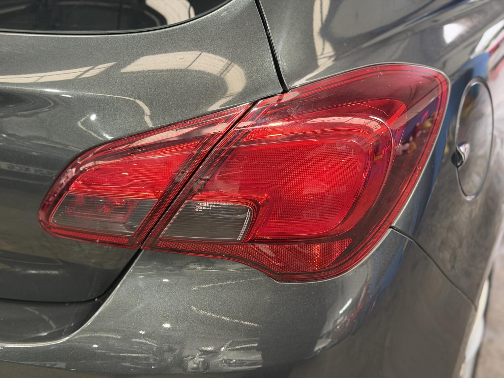 Vauxhall Corsa - Image 12
