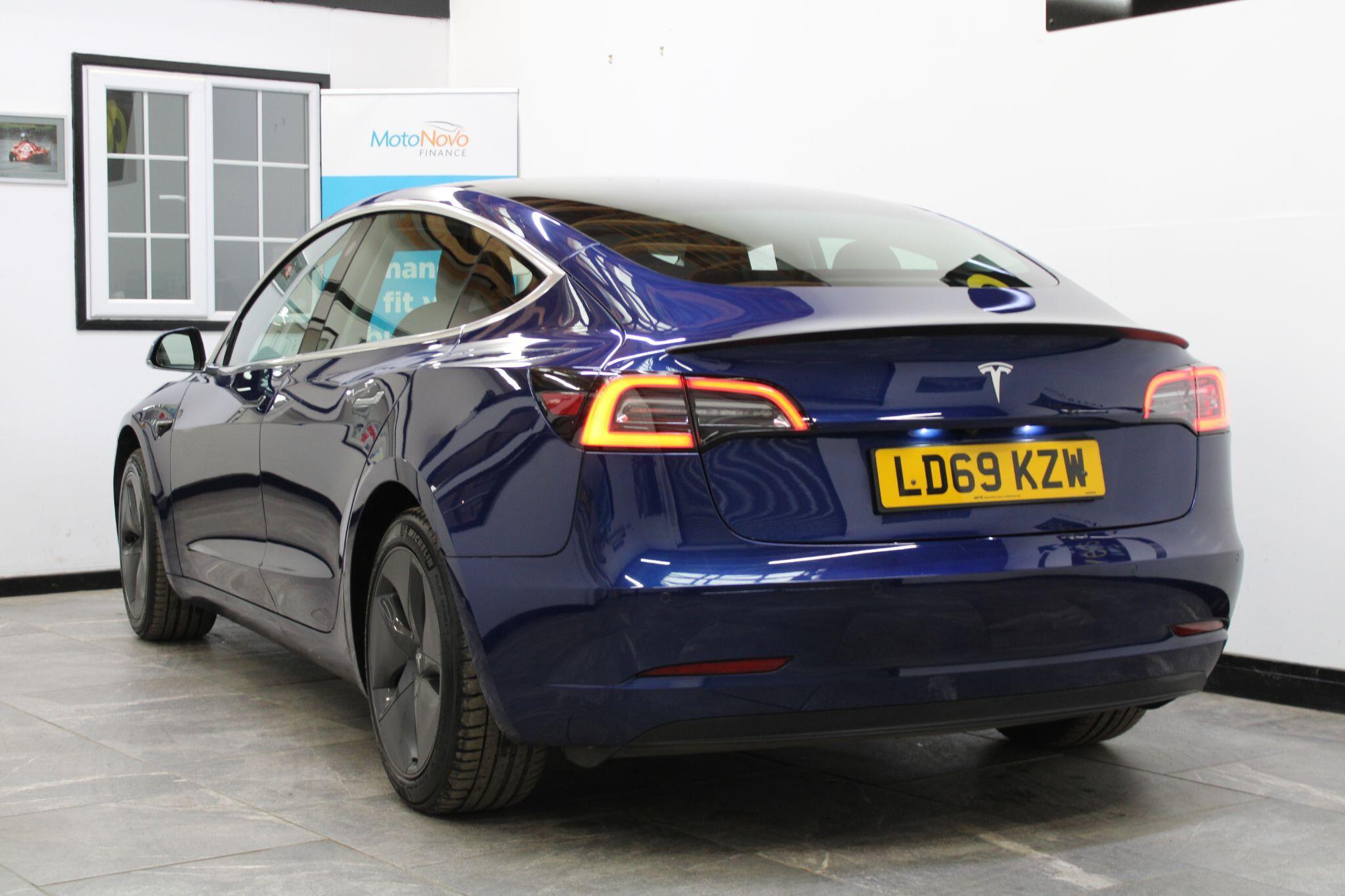 Tesla Model 3 - Image 17