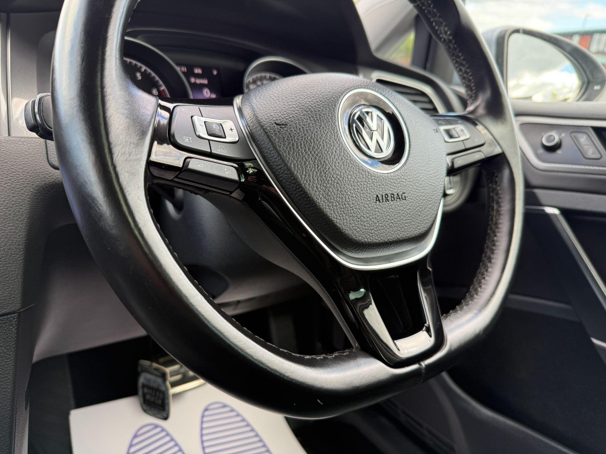 Volkswagen Golf - Image 47